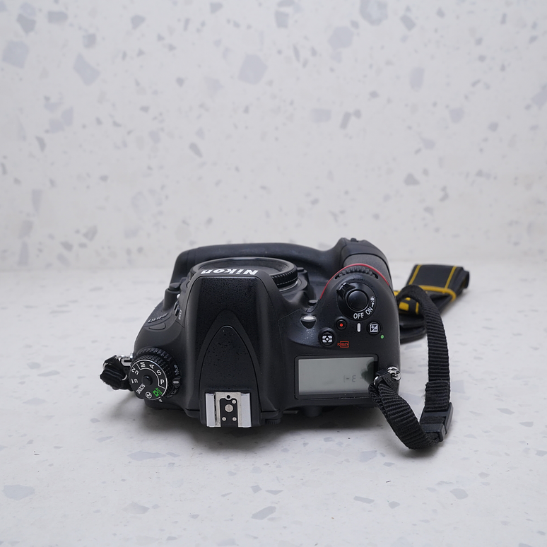 Nikon D610 (Body) - USADO  6