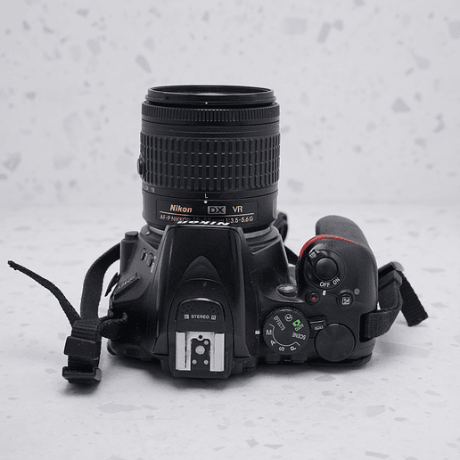 Nikon D5600 + 18-55mm - USADO 6