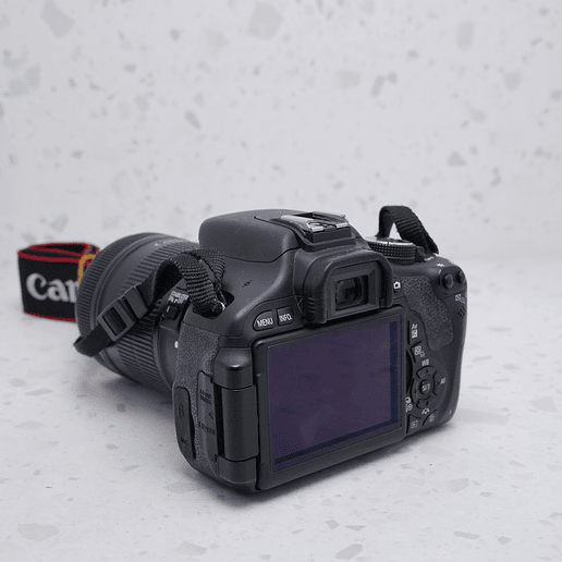 Canon EOS Rebel T3i + 135mm - USADO 3