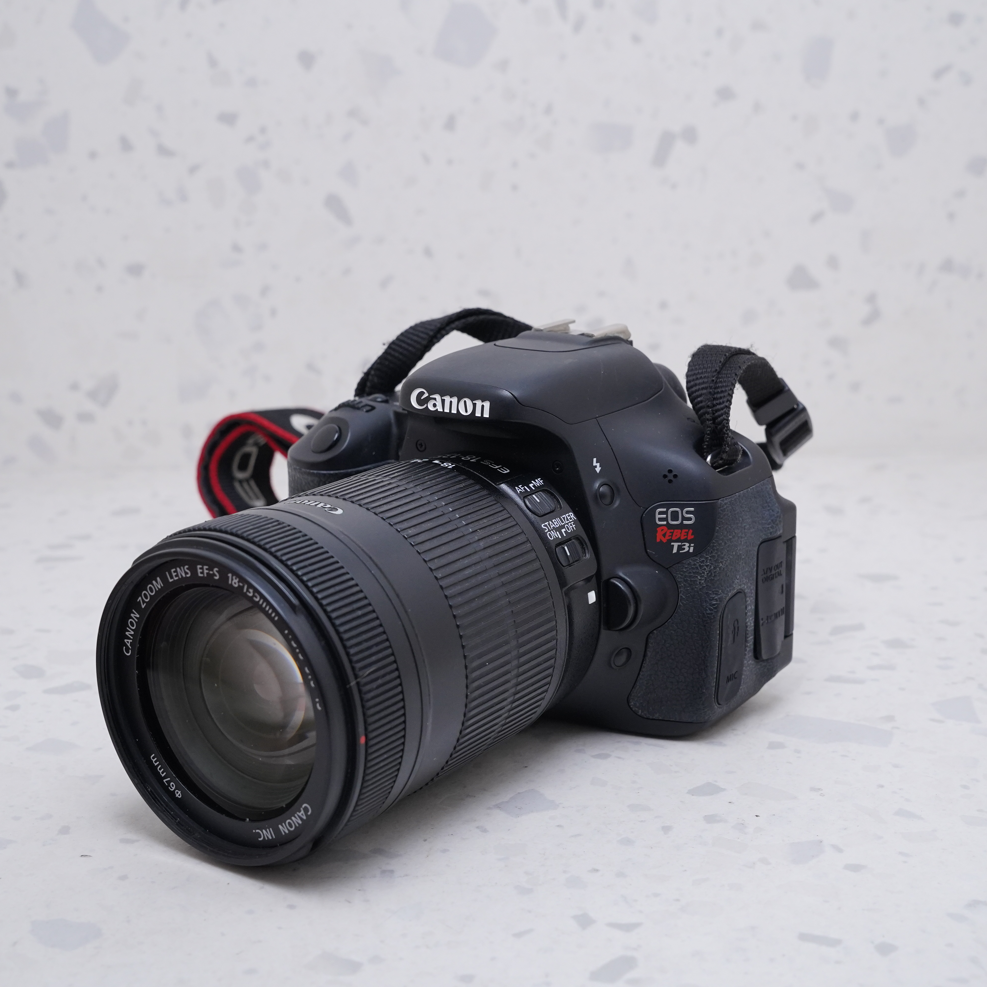 Canon EOS Rebel T3i + 135mm - USADO