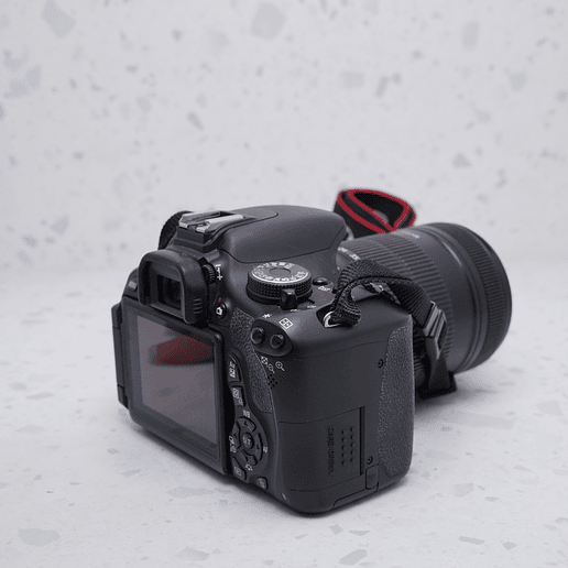 Canon EOS Rebel T3i + 135mm - USADO 6