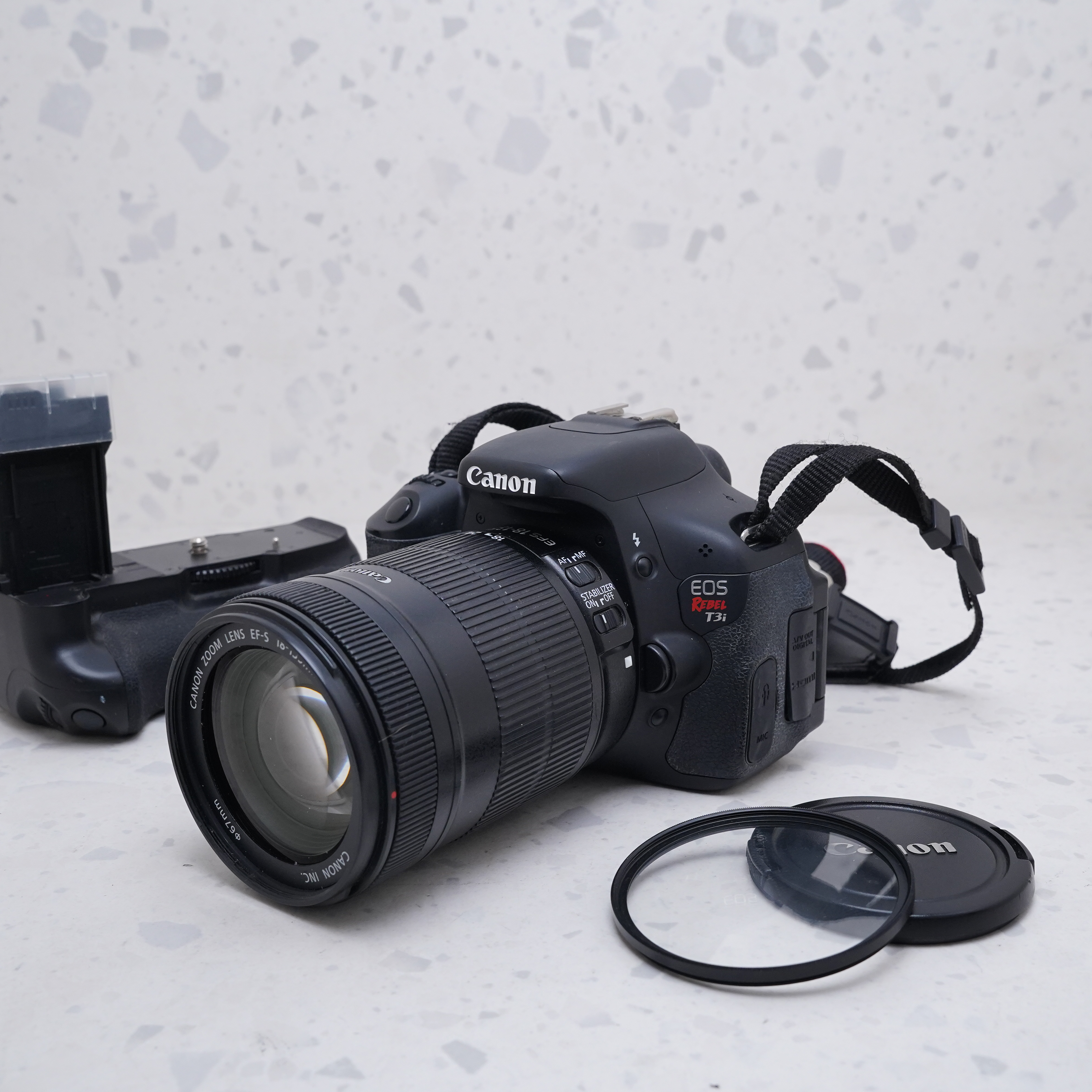 Canon EOS Rebel T3i + 135mm - USADO