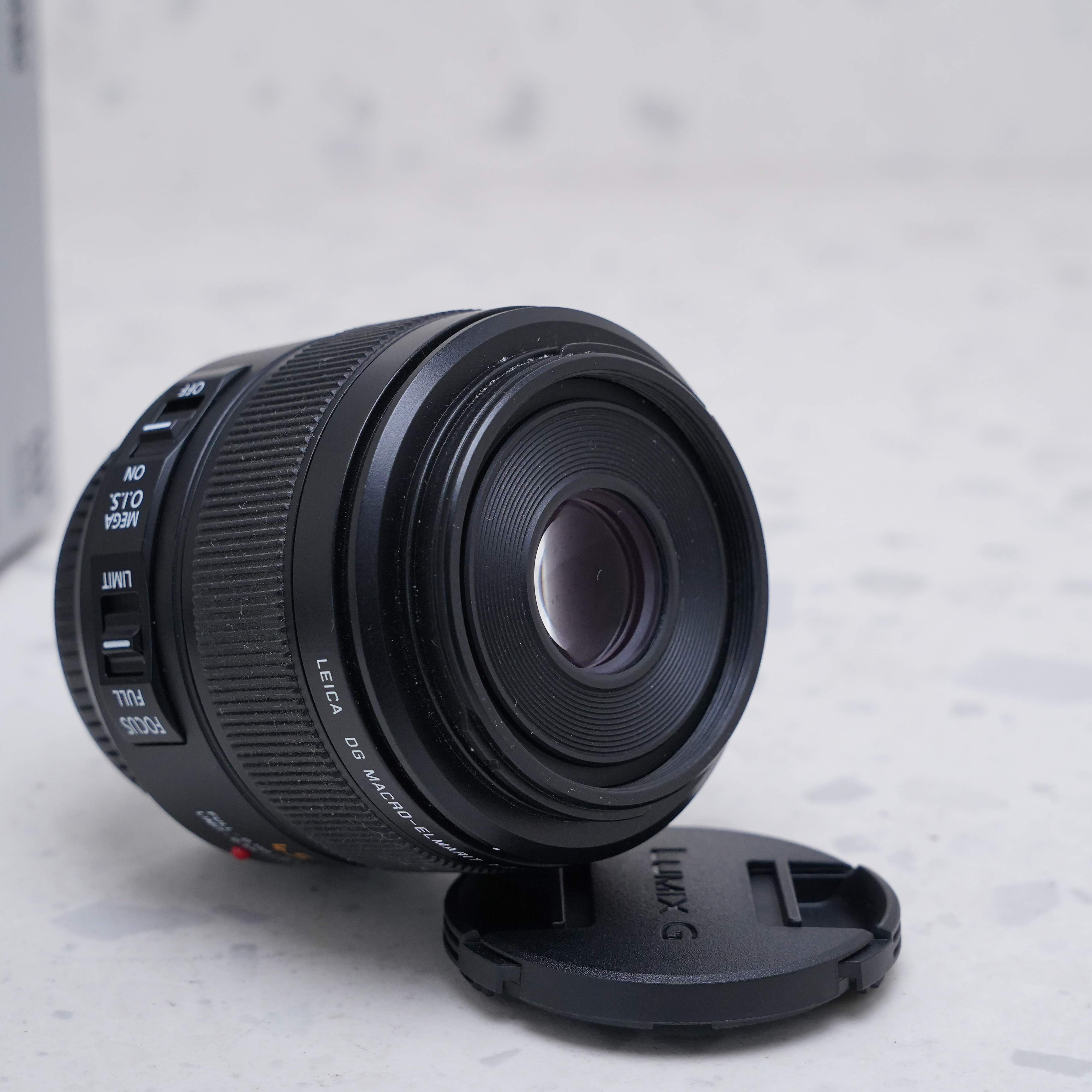 Panasonic Leica DG Macro-Elmarit 45 mm f/2.8 ASPH. MEGA O.I.S.