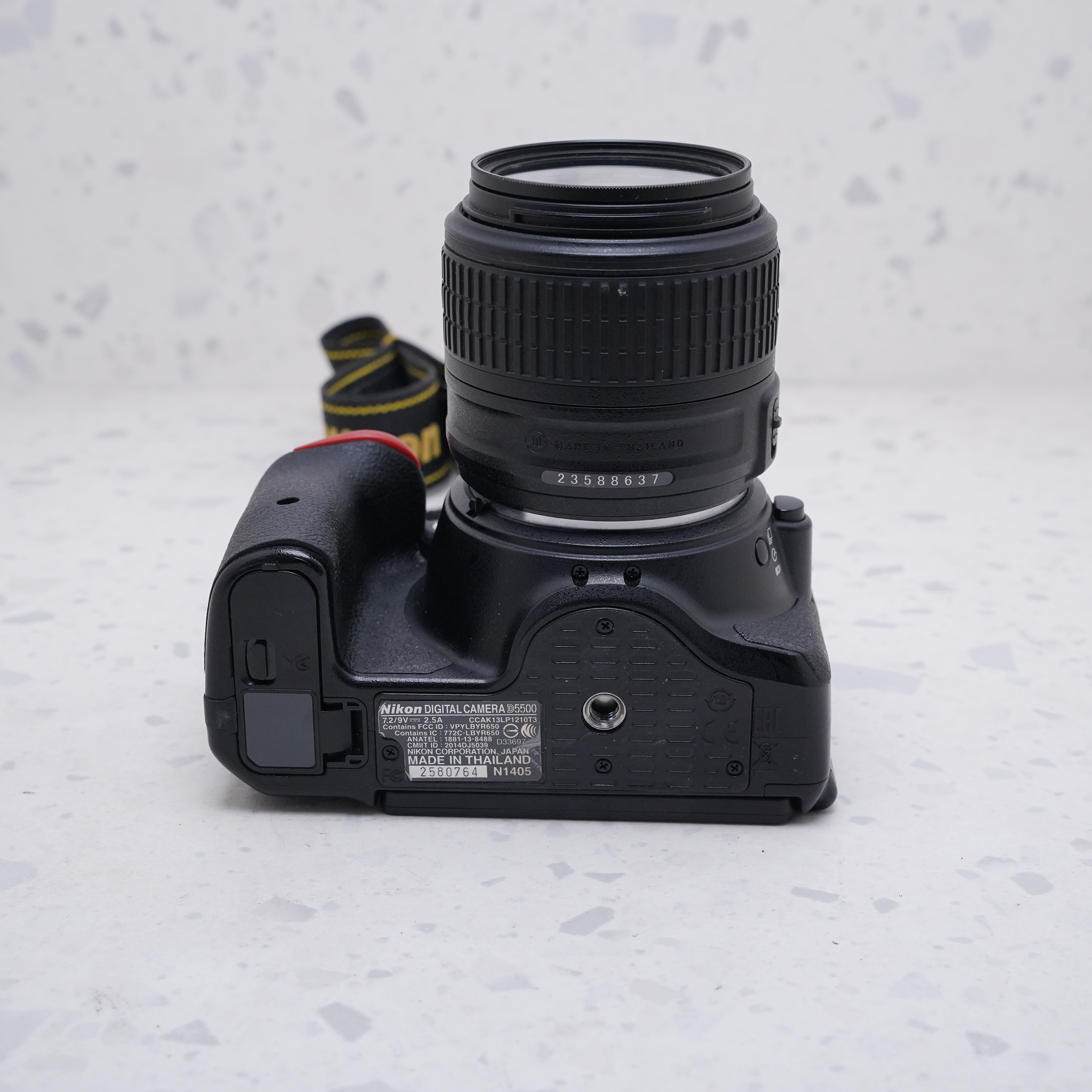 Nikon D5500 con lente de 18-55mm - USADO