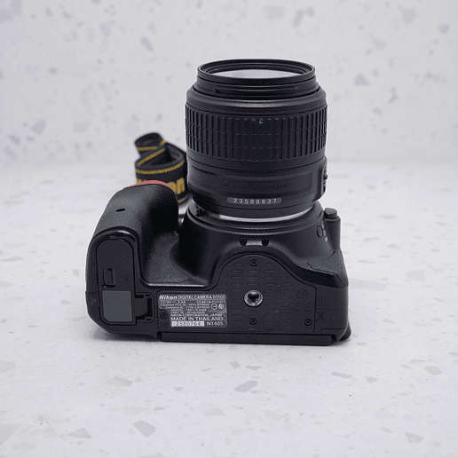 Nikon D5500 con lente de 18-55mm - USADO 8