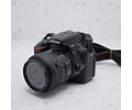 Nikon D5500 con lente de 18-55mm - USADO