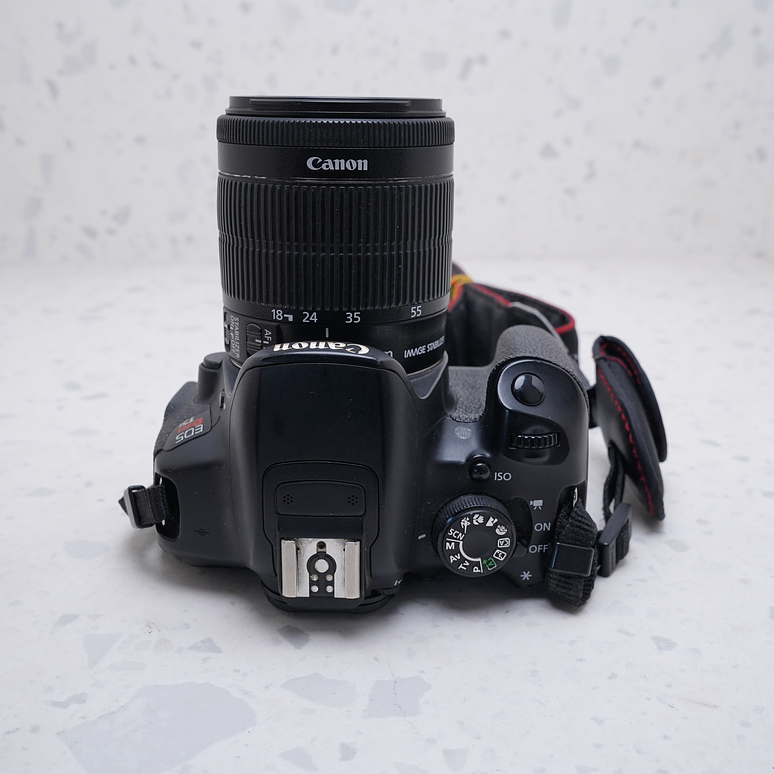 Canon EOS Rebel T5i + 18-135mm - USADO 7