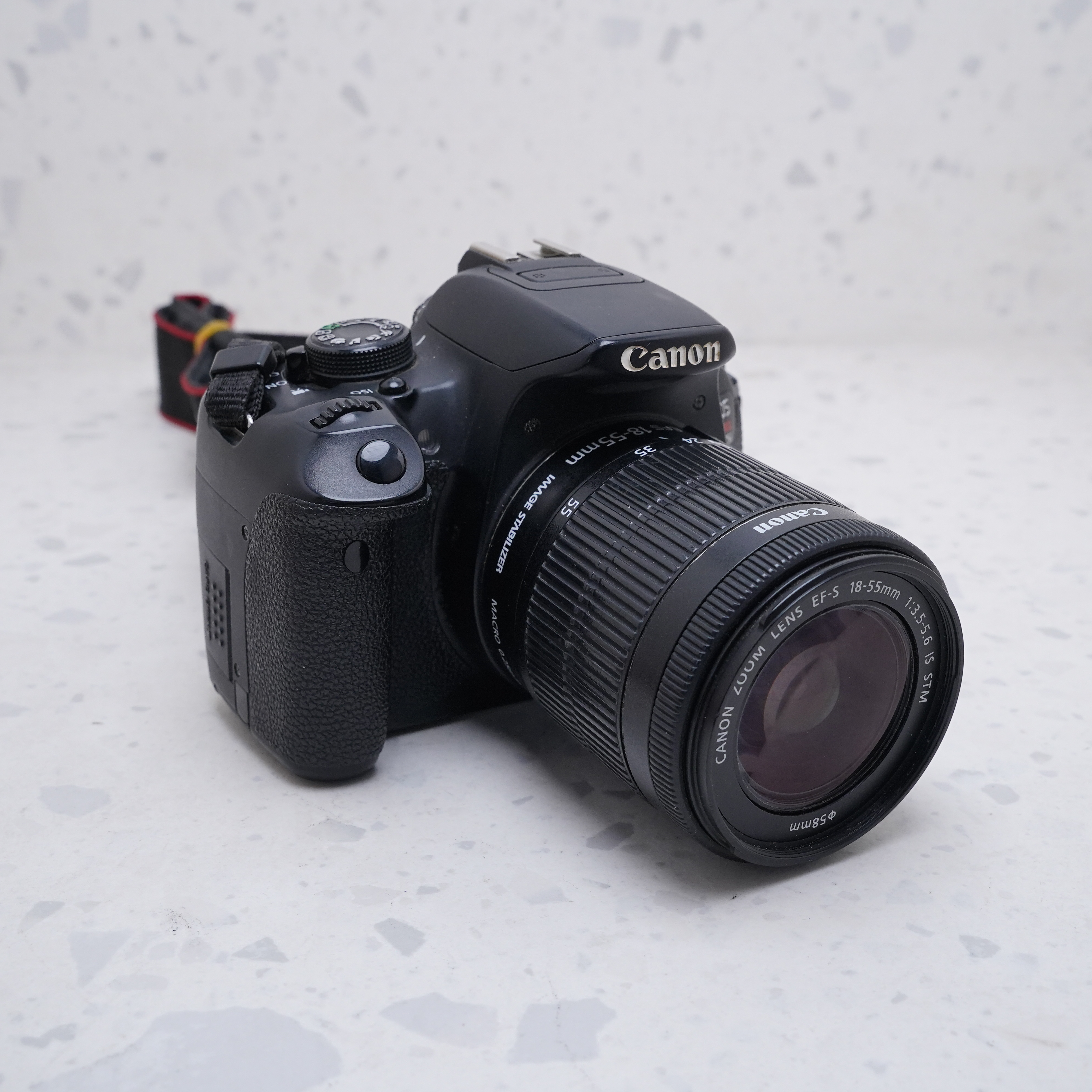 Canon EOS Rebel T5i + 18-135mm - USADO