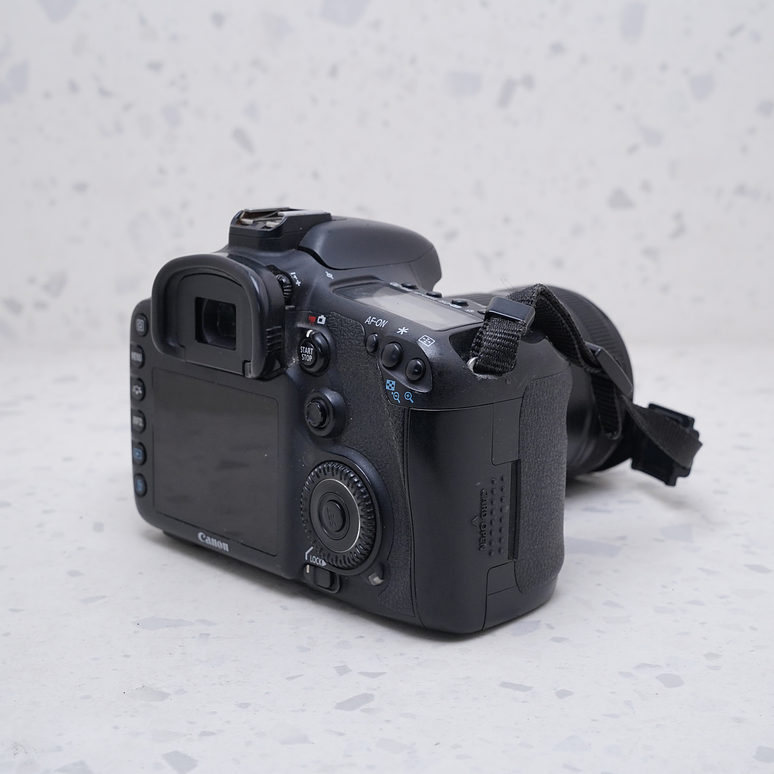 Canon EOS 7D + 18-135mm - USADO 5