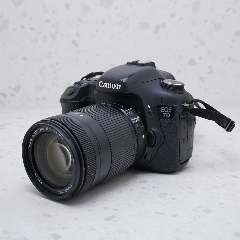 Canon EOS 7D + 18-135mm - USADO 7
