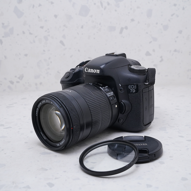 Canon EOS 7D + 18-135mm - USADO 8