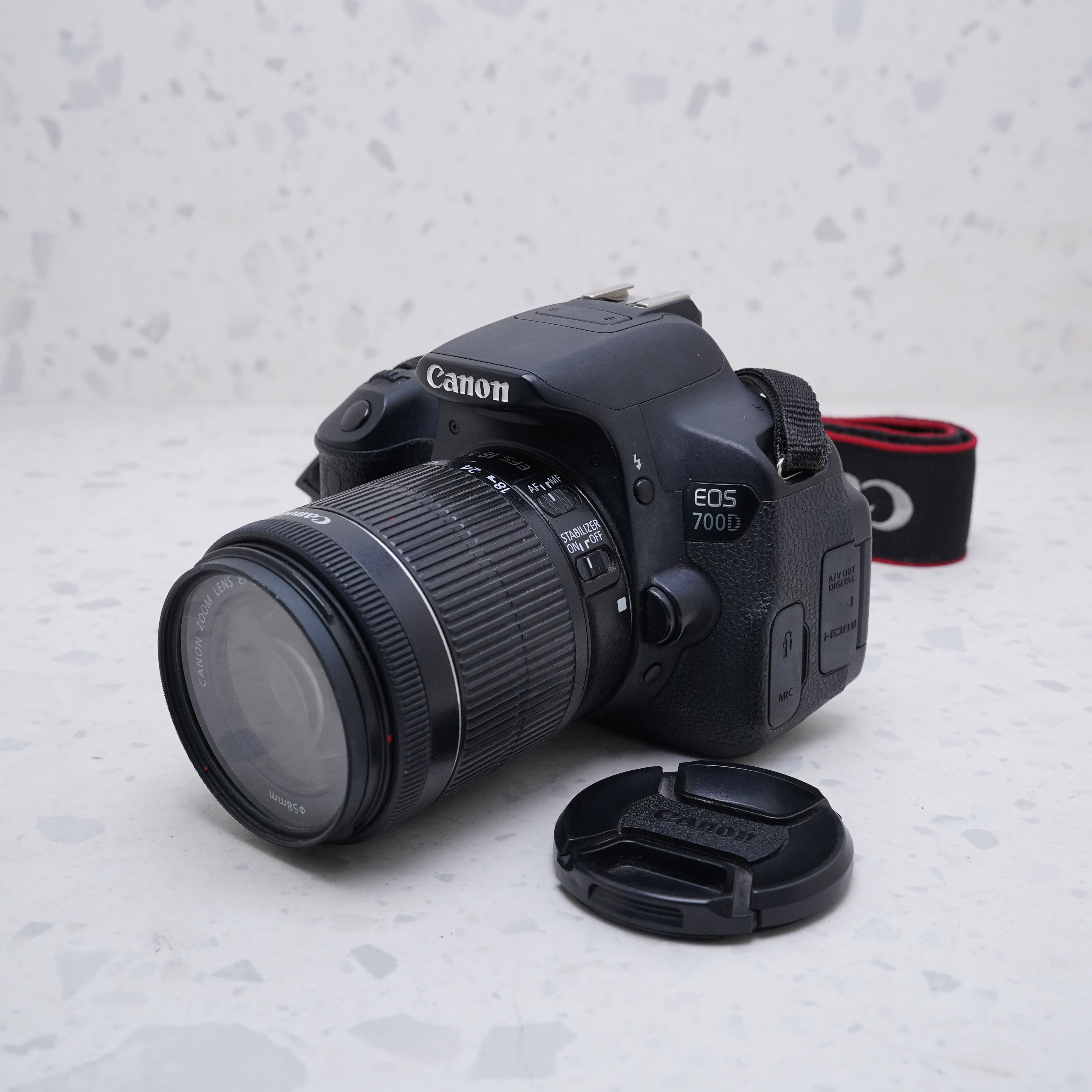 Canon 700D (T5i) + 18-55mm - USADO