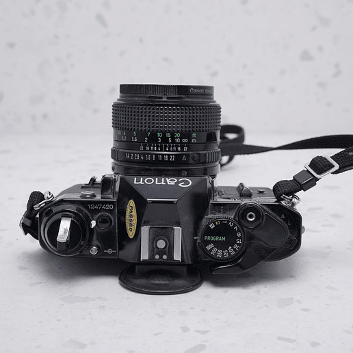 Canon AE-1 + Lente 50mm f/1.4 - USADO 5