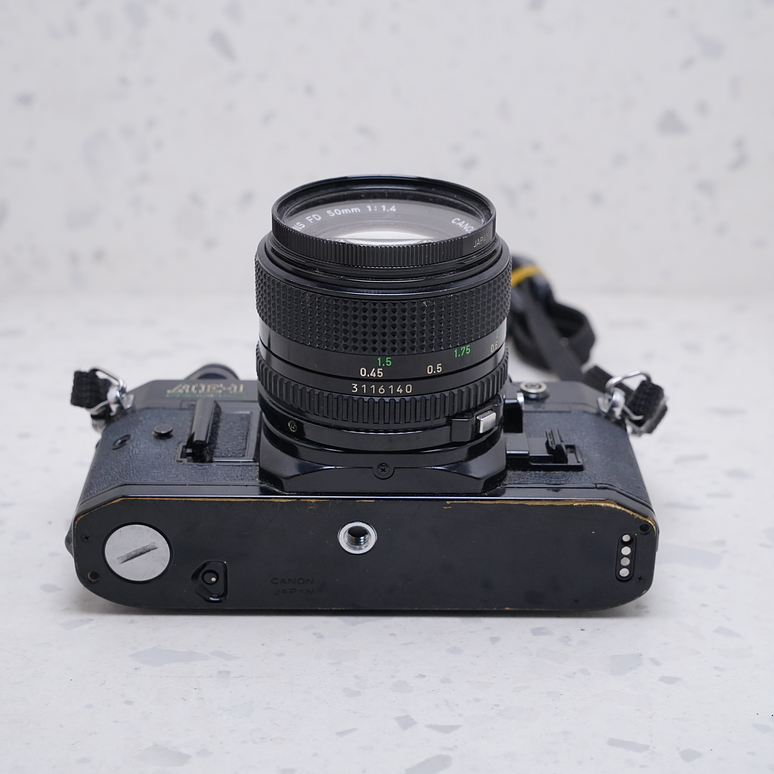 Canon AE-1 + Lente 50mm f/1.4 - USADO 6