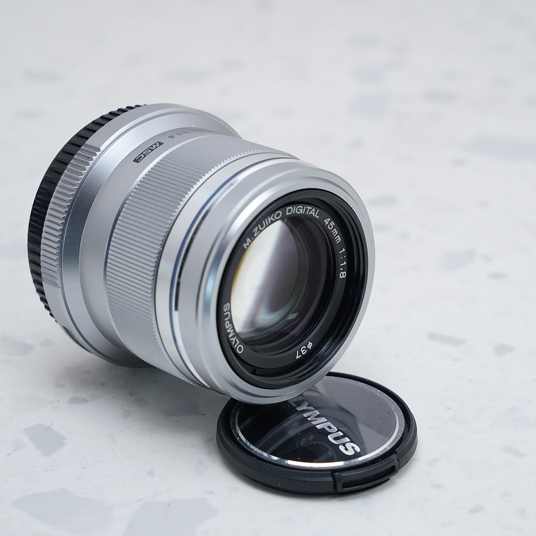  Olympus M.Zuiko Digital 45mm f/1.8 - USADO 4