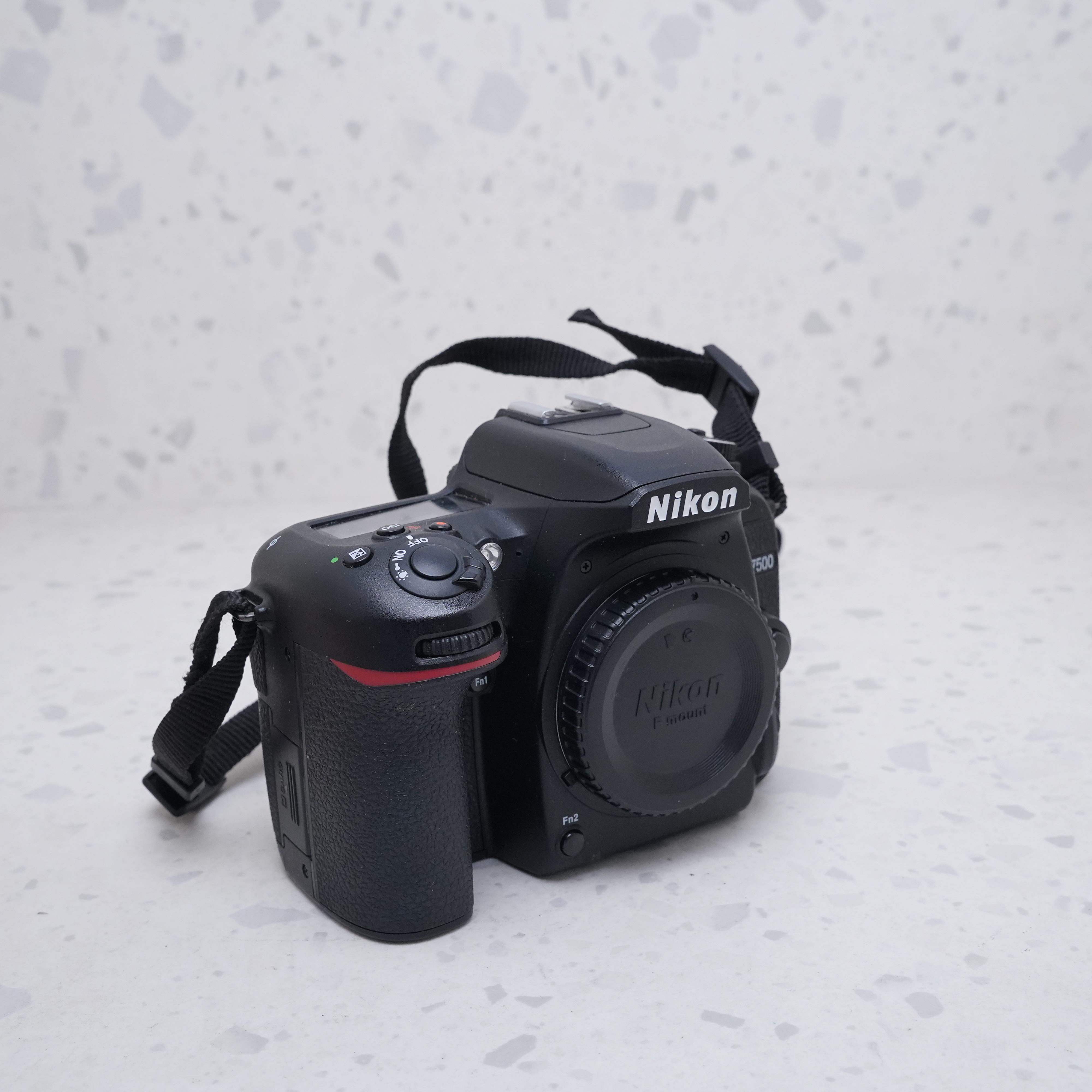 Nikon D7500 (Body) - USADO