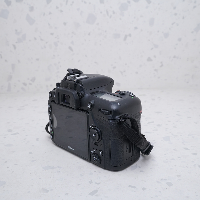 Nikon D7500 (Body) - USADO 4