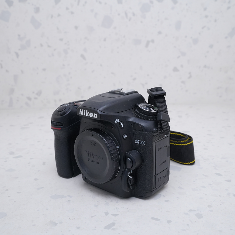Nikon D7500 (Body) - USADO 6