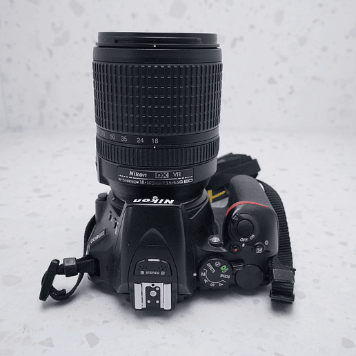 Nikon D5600 + 18-140mm - USADO 6