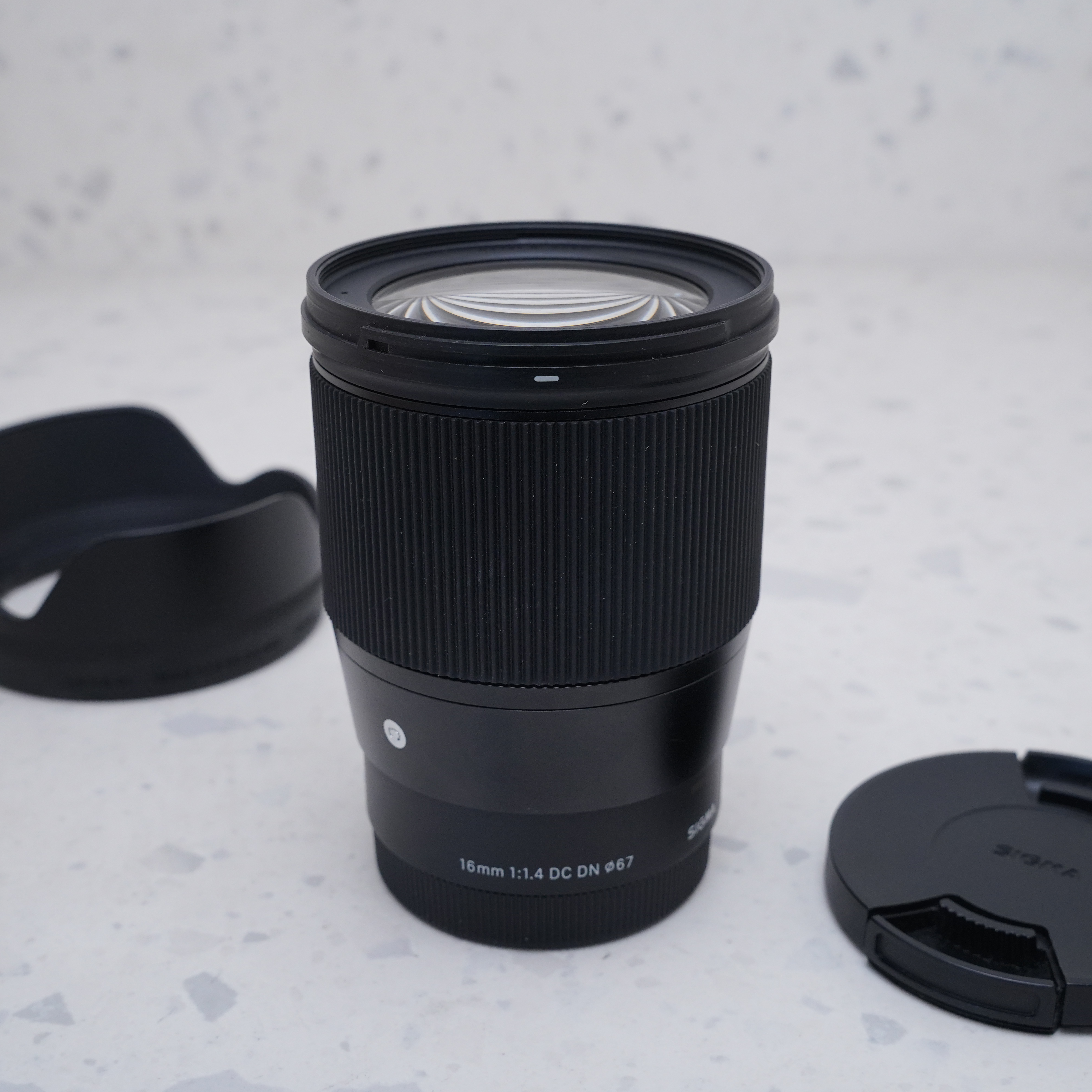 Sigma 16mm f/1.4 DC DN Sony - USADO