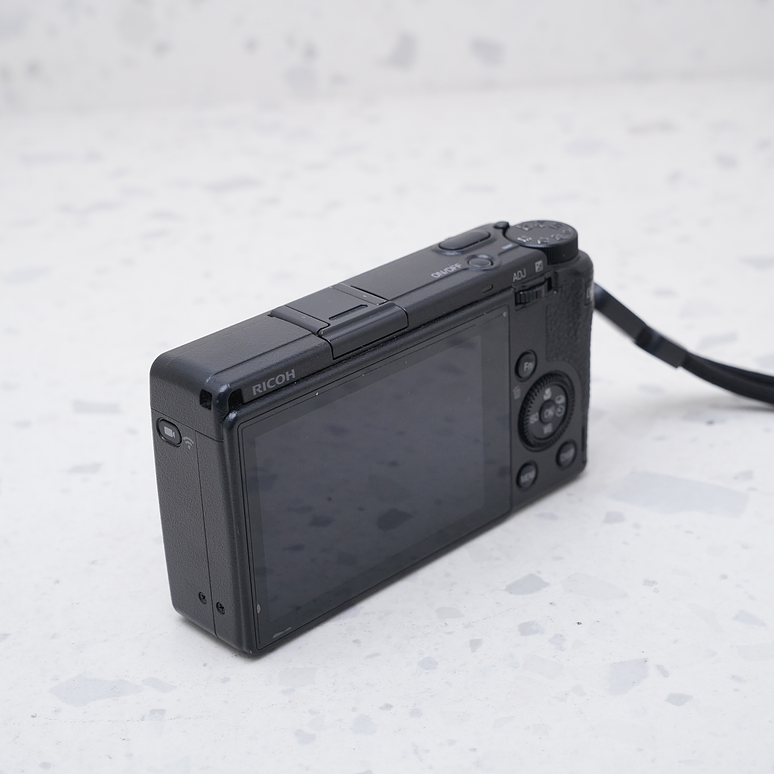 Ricoh GR III - USADO 5