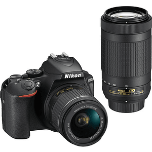 Nikon D5600 + 18-55mm + 70-300mm con accesorios - USADO