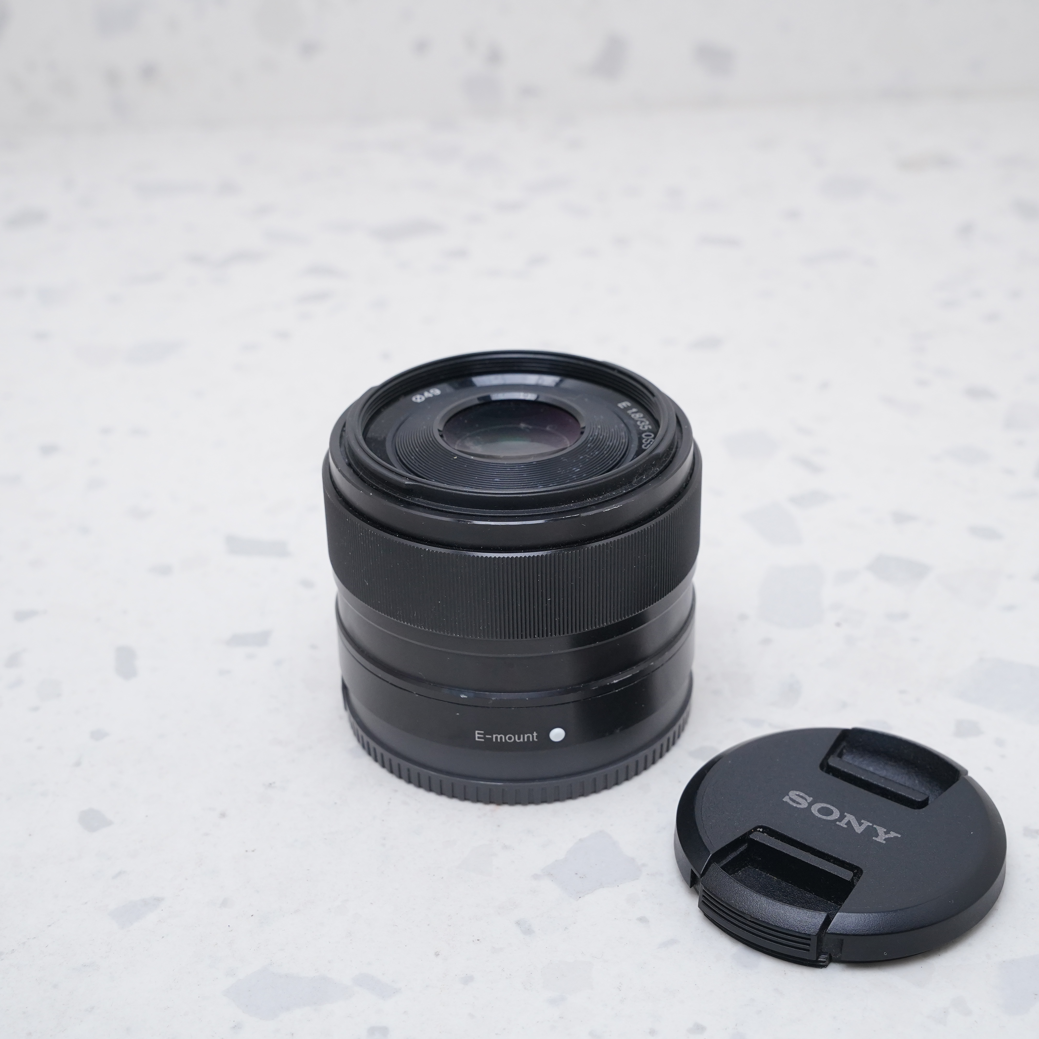 Sony E 35mm f/1.8 OSS - USADO