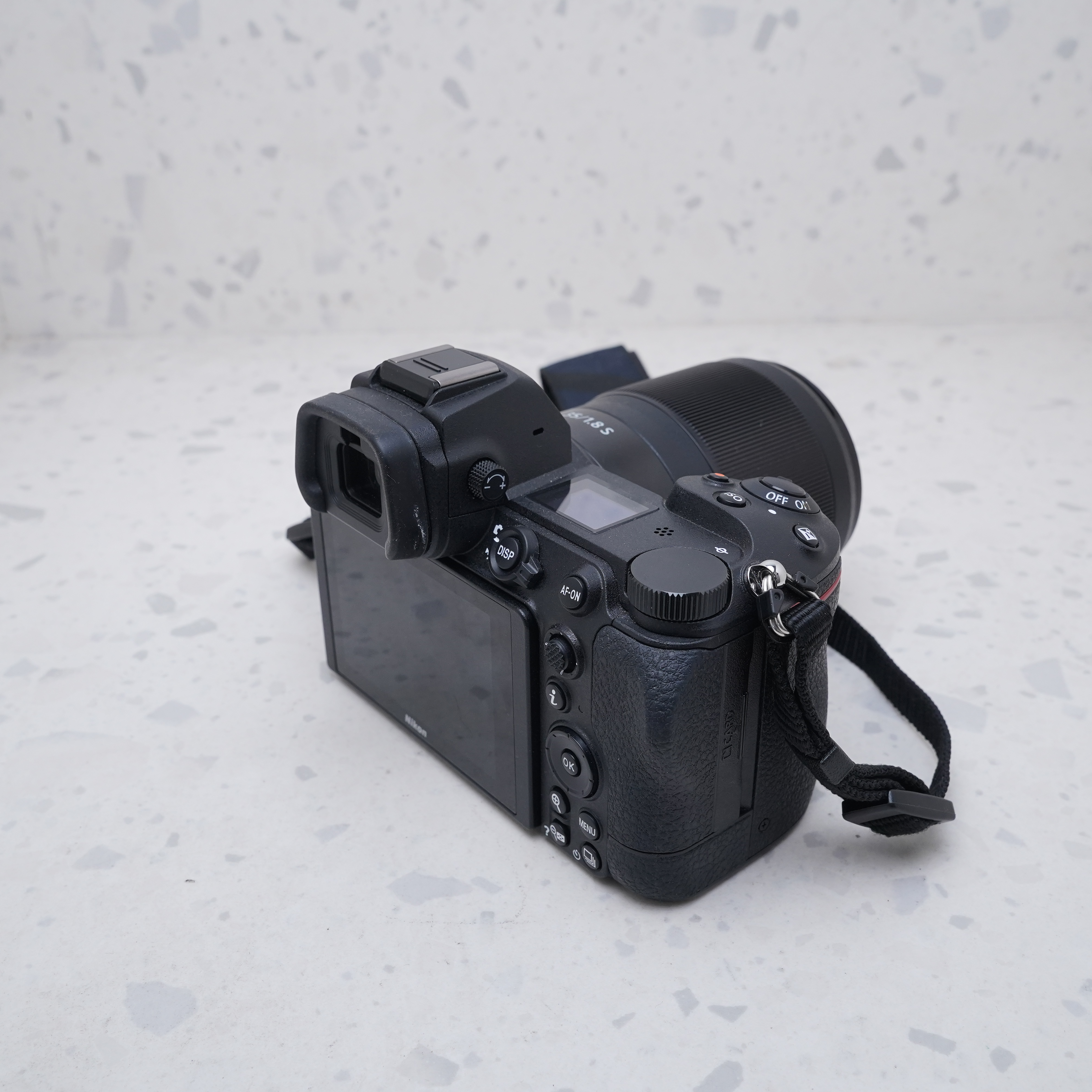 Nikon Z7 II + 35mm f/1.8 - USADO 