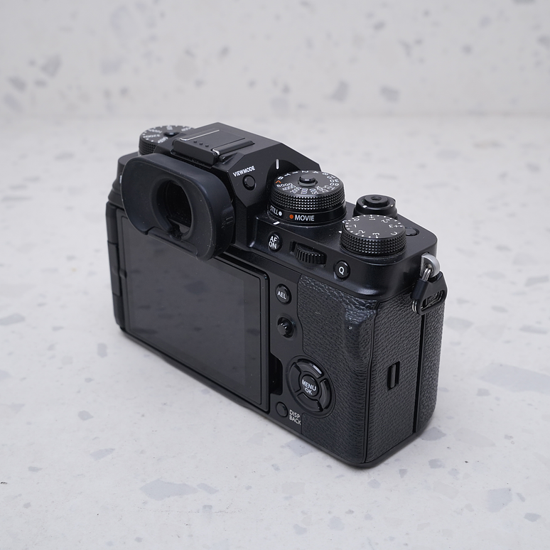 FUJIFILM X-T4 (Body) - USADO 3