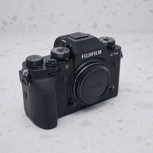 FUJIFILM X-T4 (Body) - USADO 4