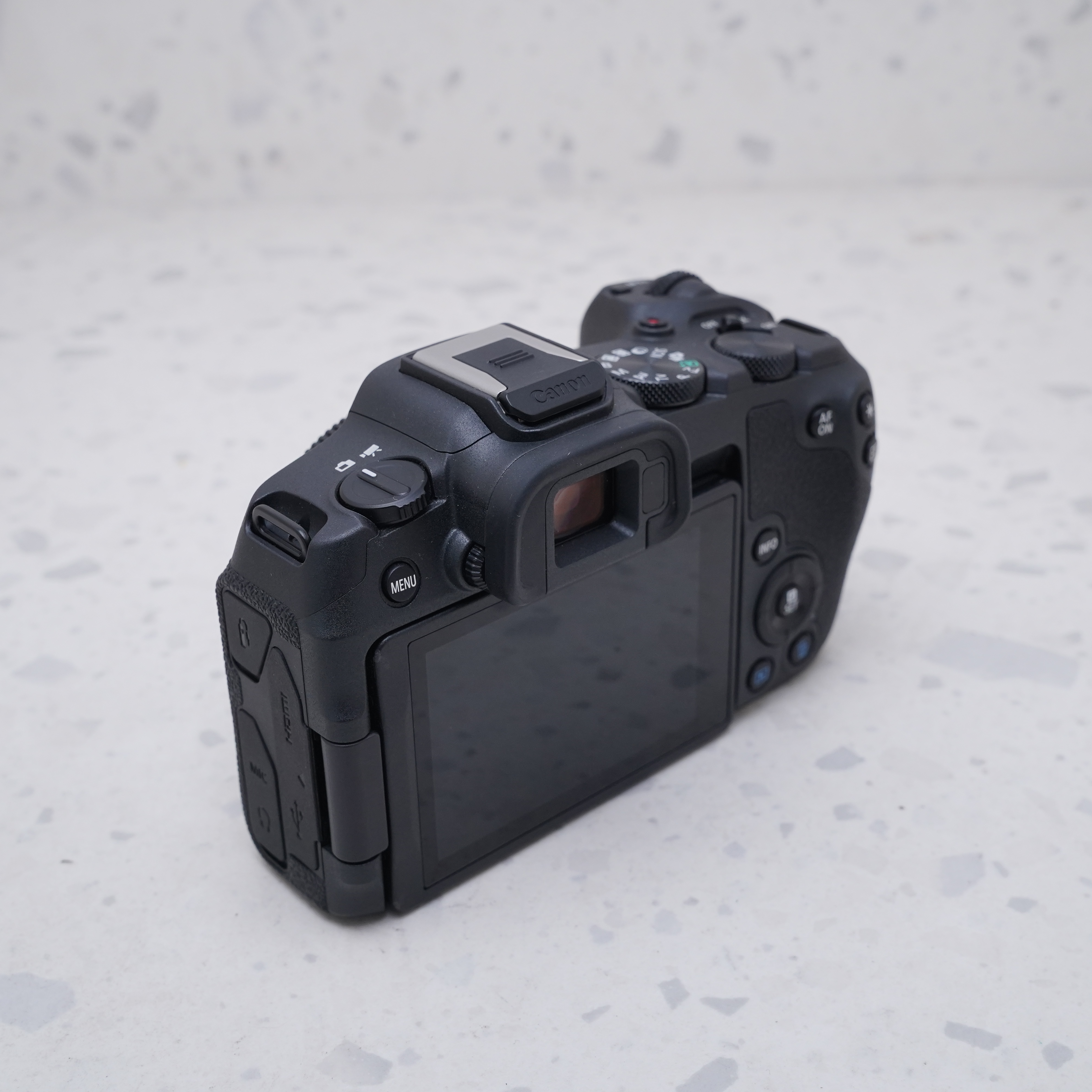 Canon EOS R8 (Body) - USADO