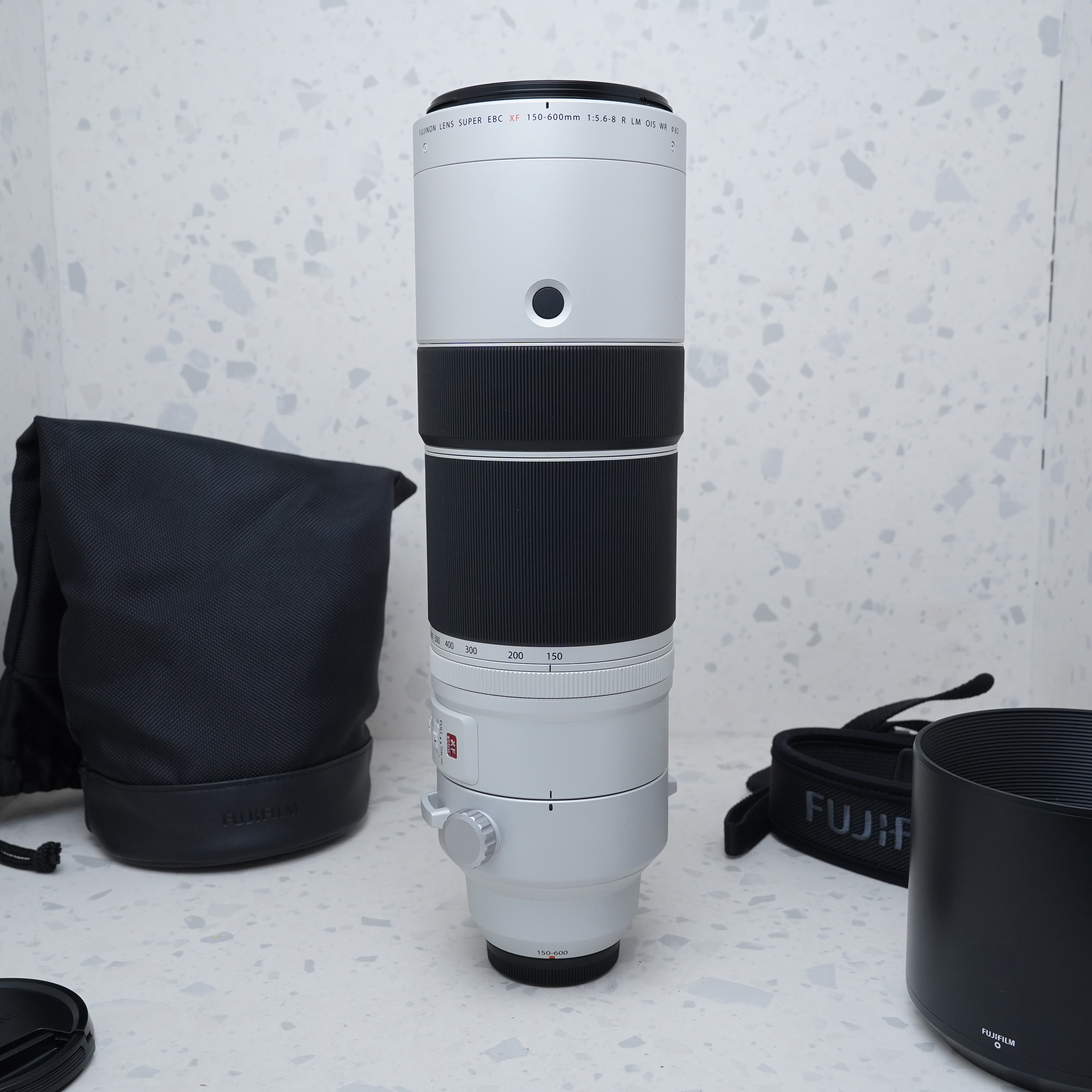 FUJIFILM XF 150-600mm f/5.6-8 R LM OIS WR - USADO