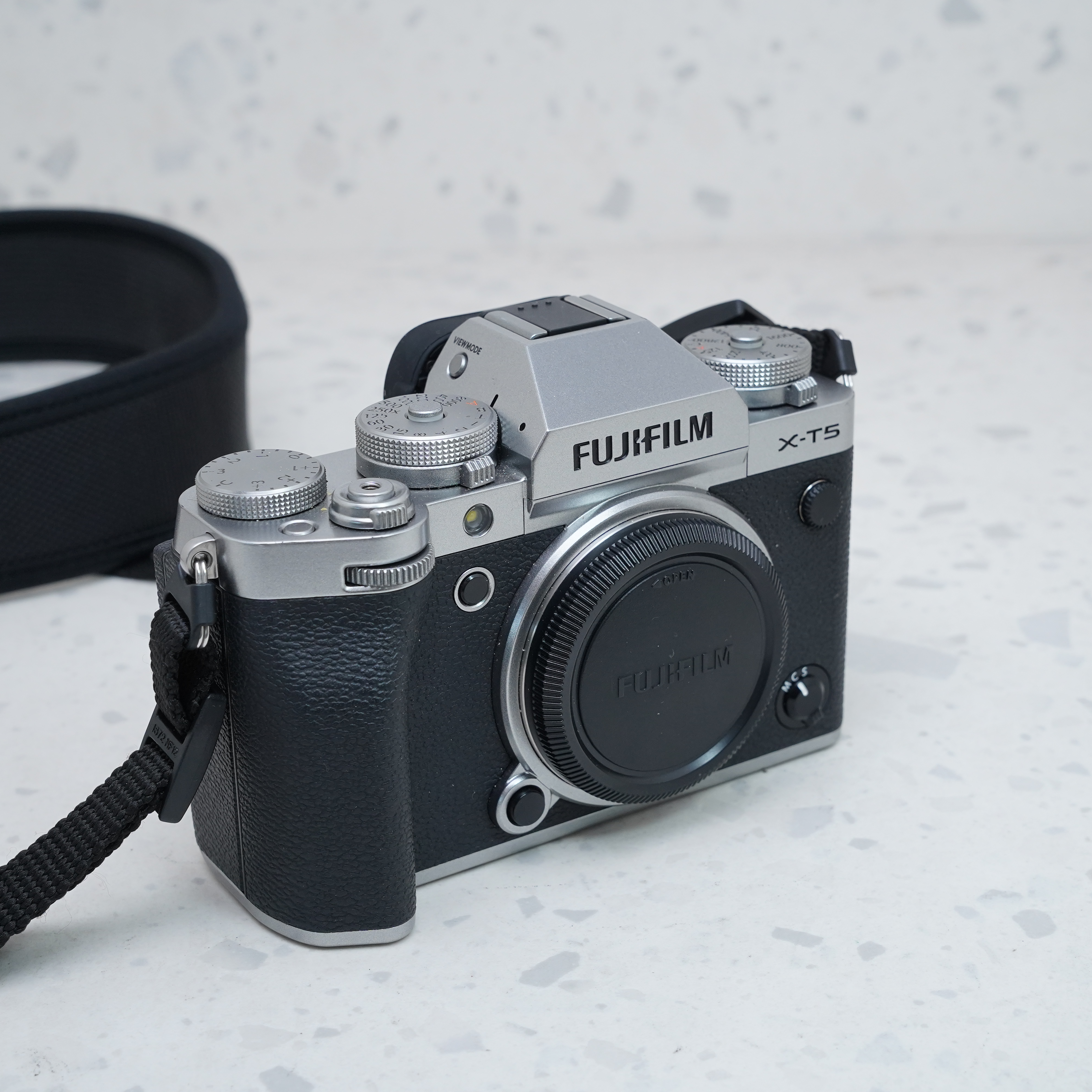 FUJIFILM X-T5 (Body) - USADO