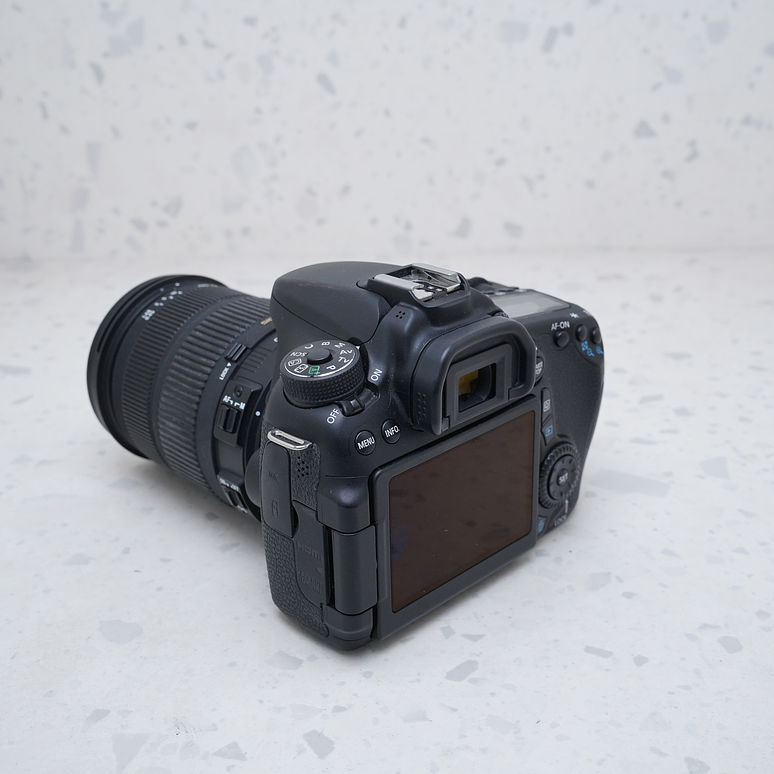 Canon 70D + 18-200mm - USADO 3