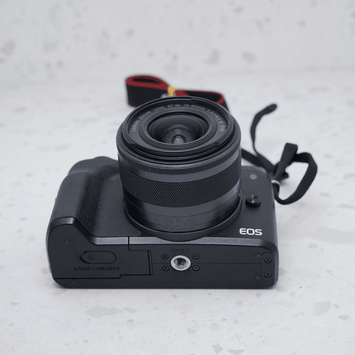 Canon M50 MARK II con Lente 15-45 Kit - USADO 8