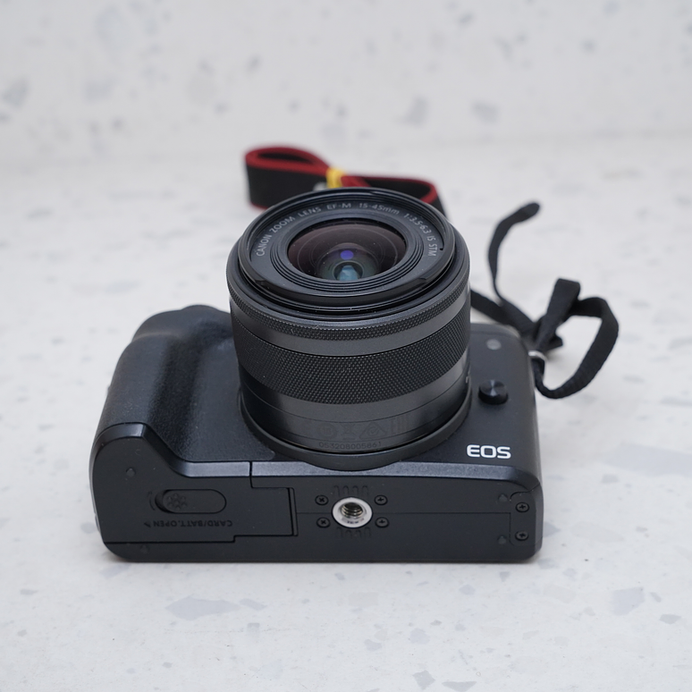 Canon M50 MARK II con Lente 15-45 Kit - USADO 8