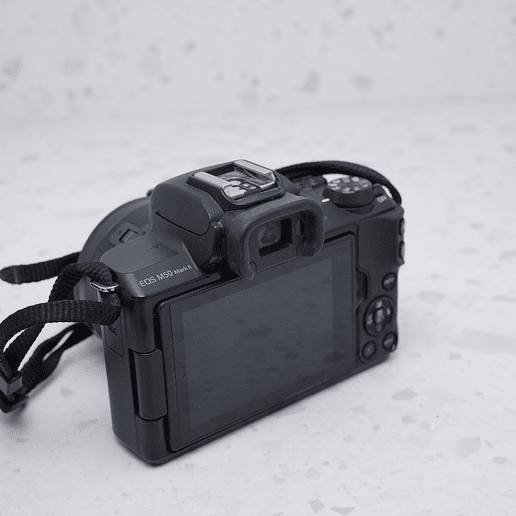 Canon M50 MARK II con Lente 15-45 Kit - USADO 3