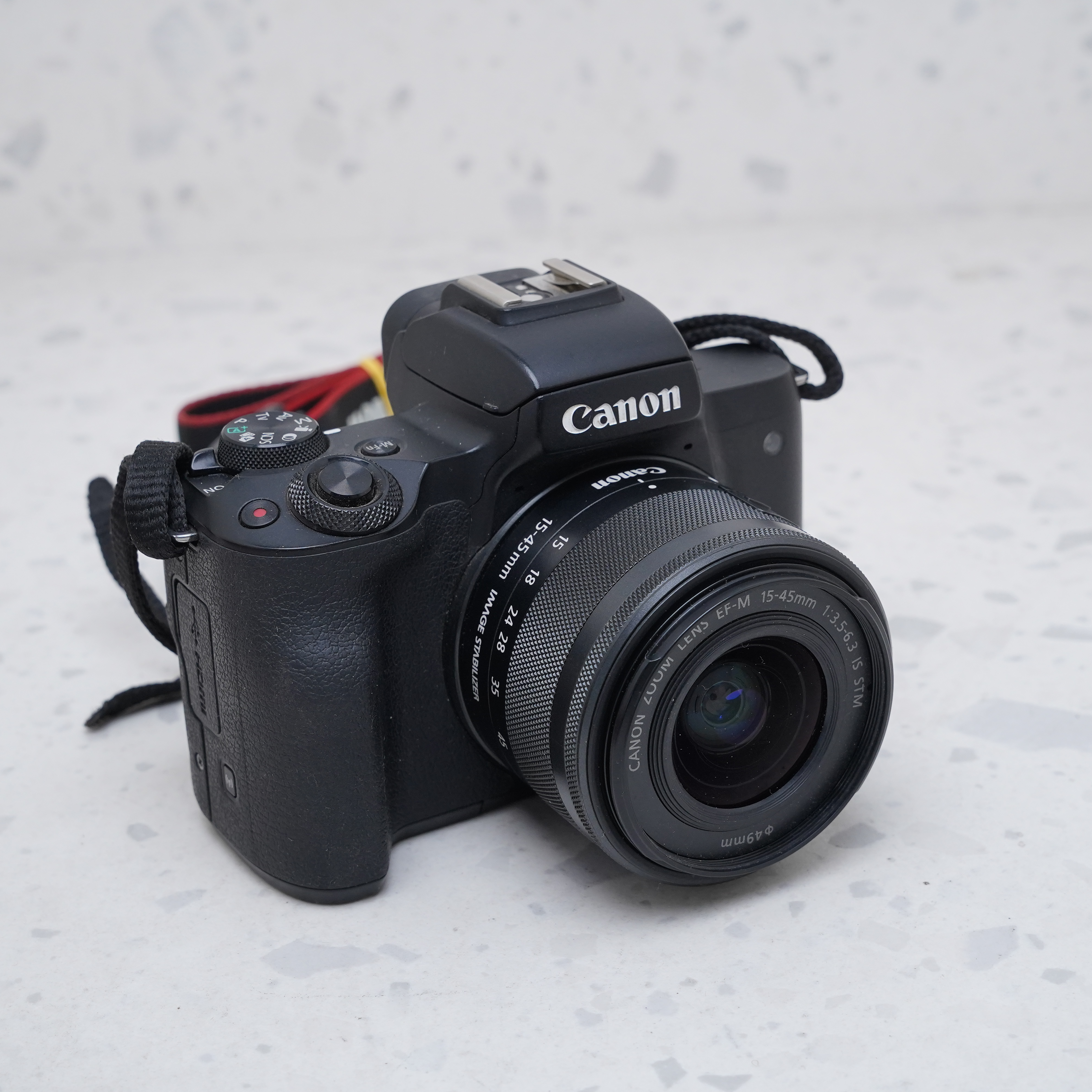 Canon M50 MARK II con Lente 15-45 Kit - USADO