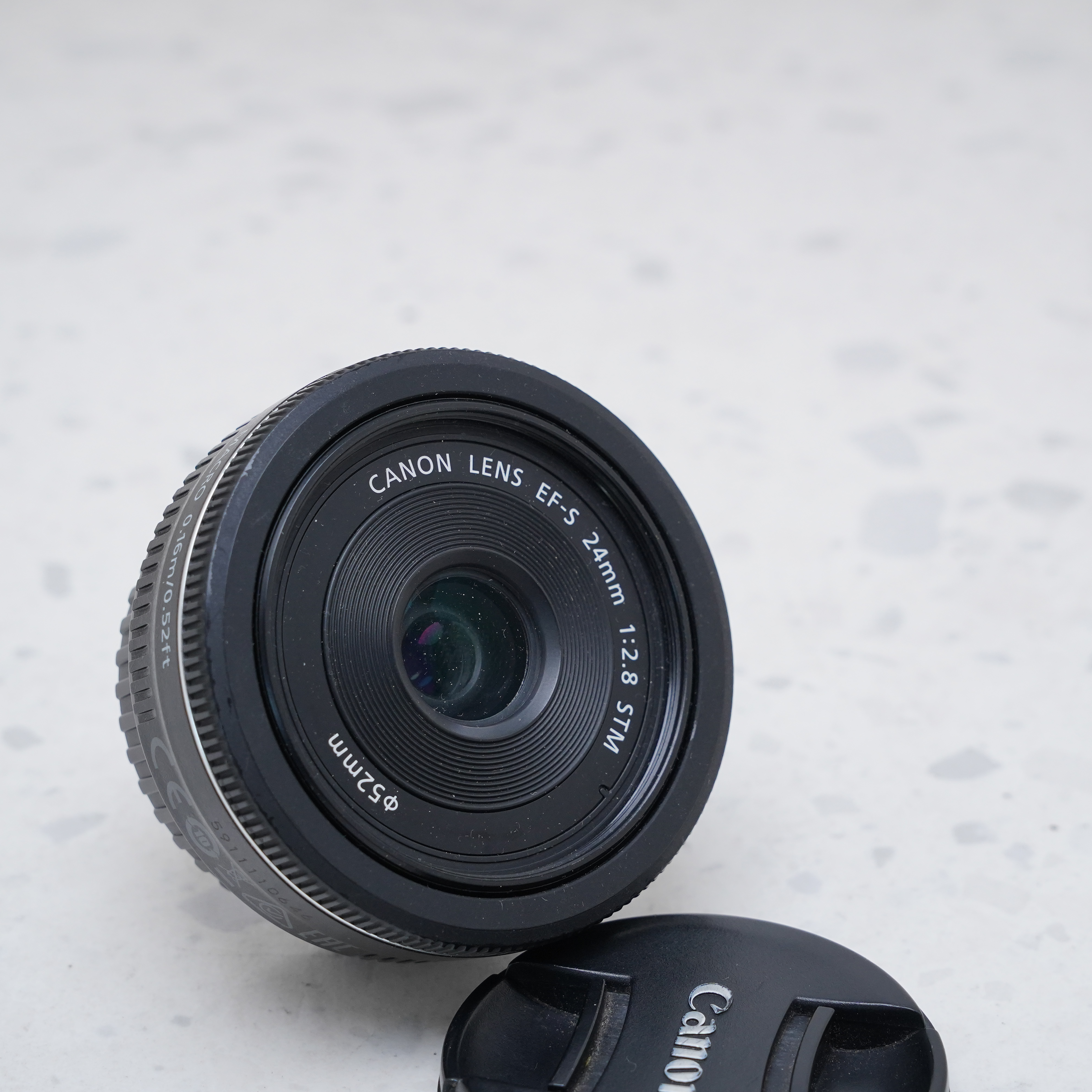 Canon EF-S 24mm f/2.8 STM - USADO 