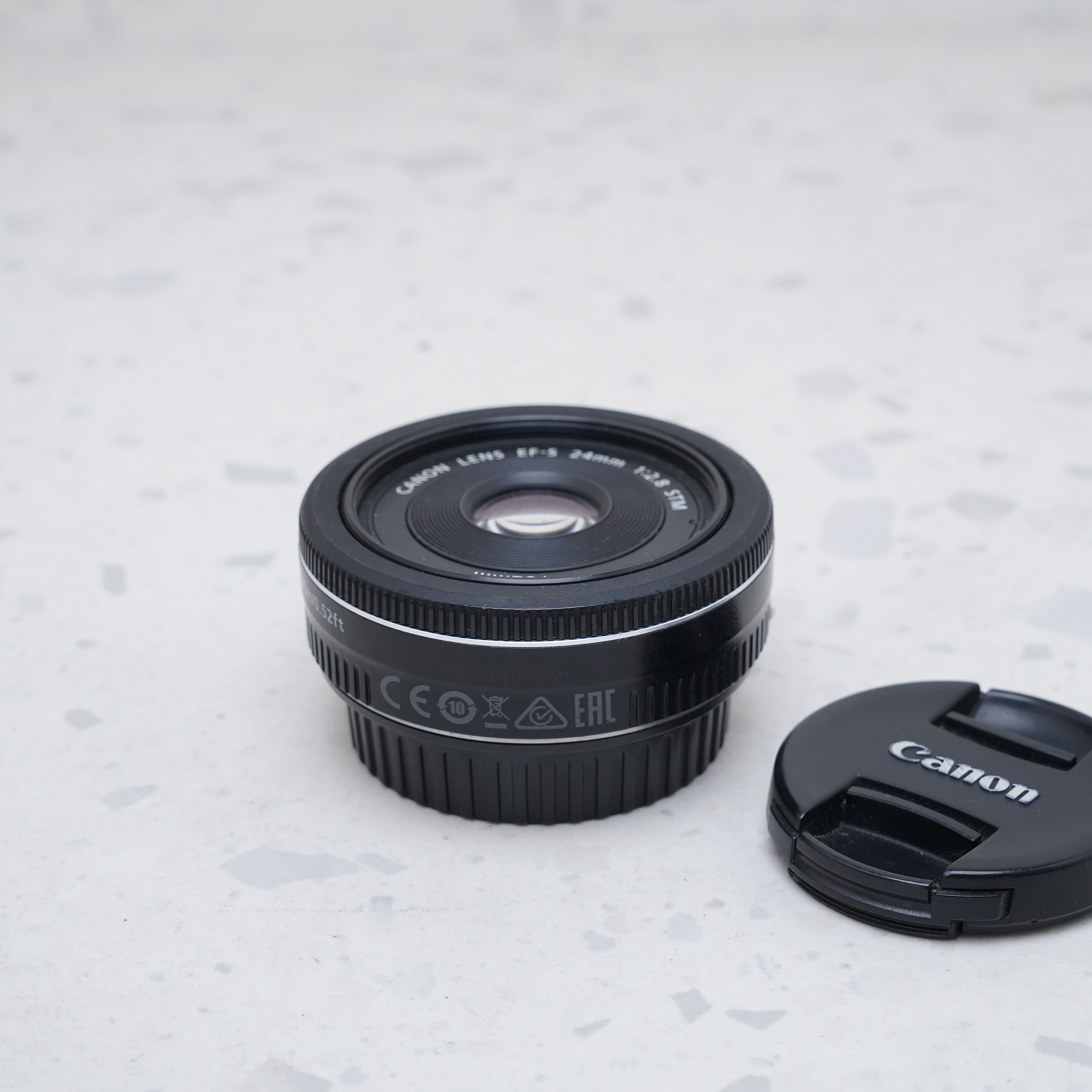 Canon EF-S 24mm f/2.8 STM - USADO 