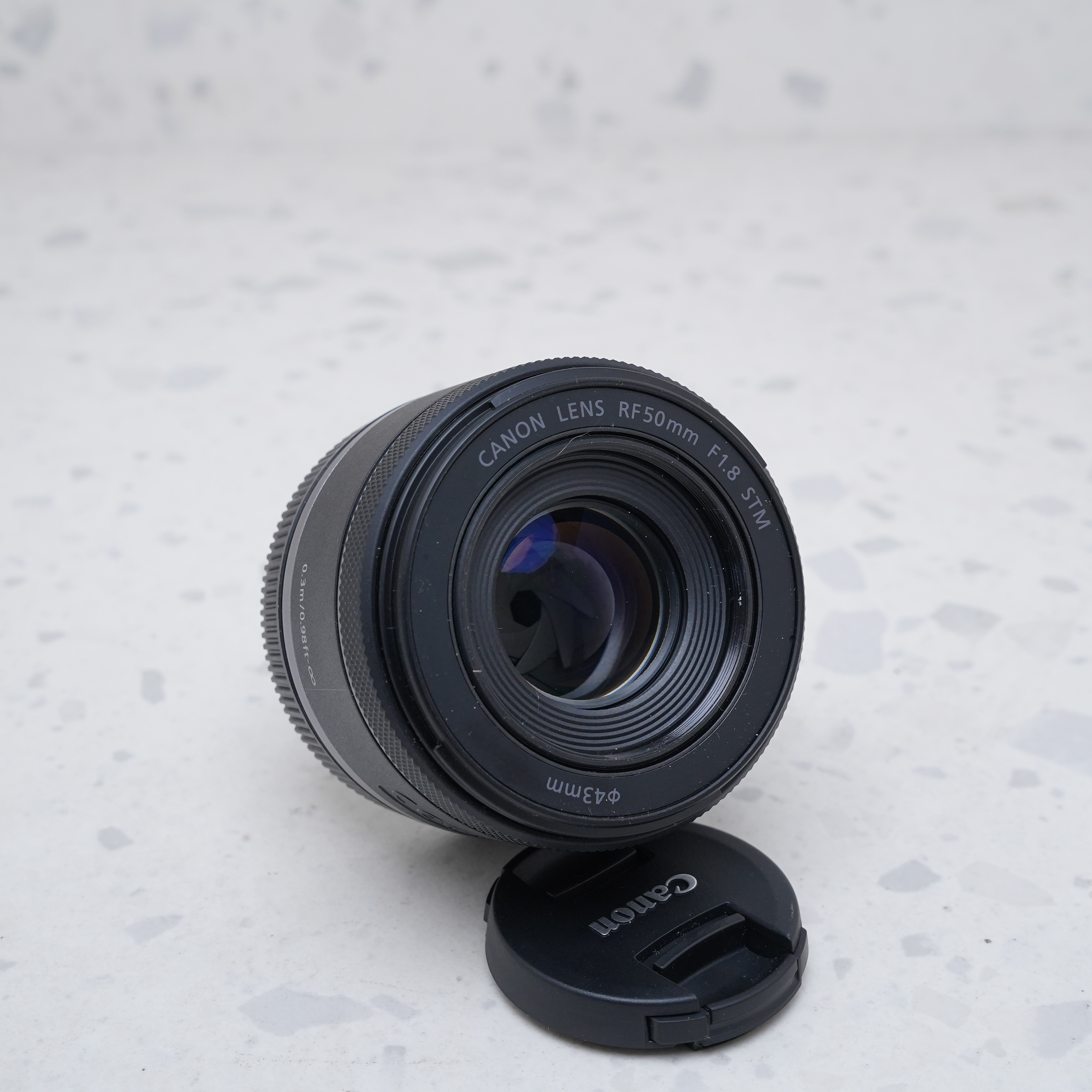 Canon RF 50mm f/1.8 STM - USADO