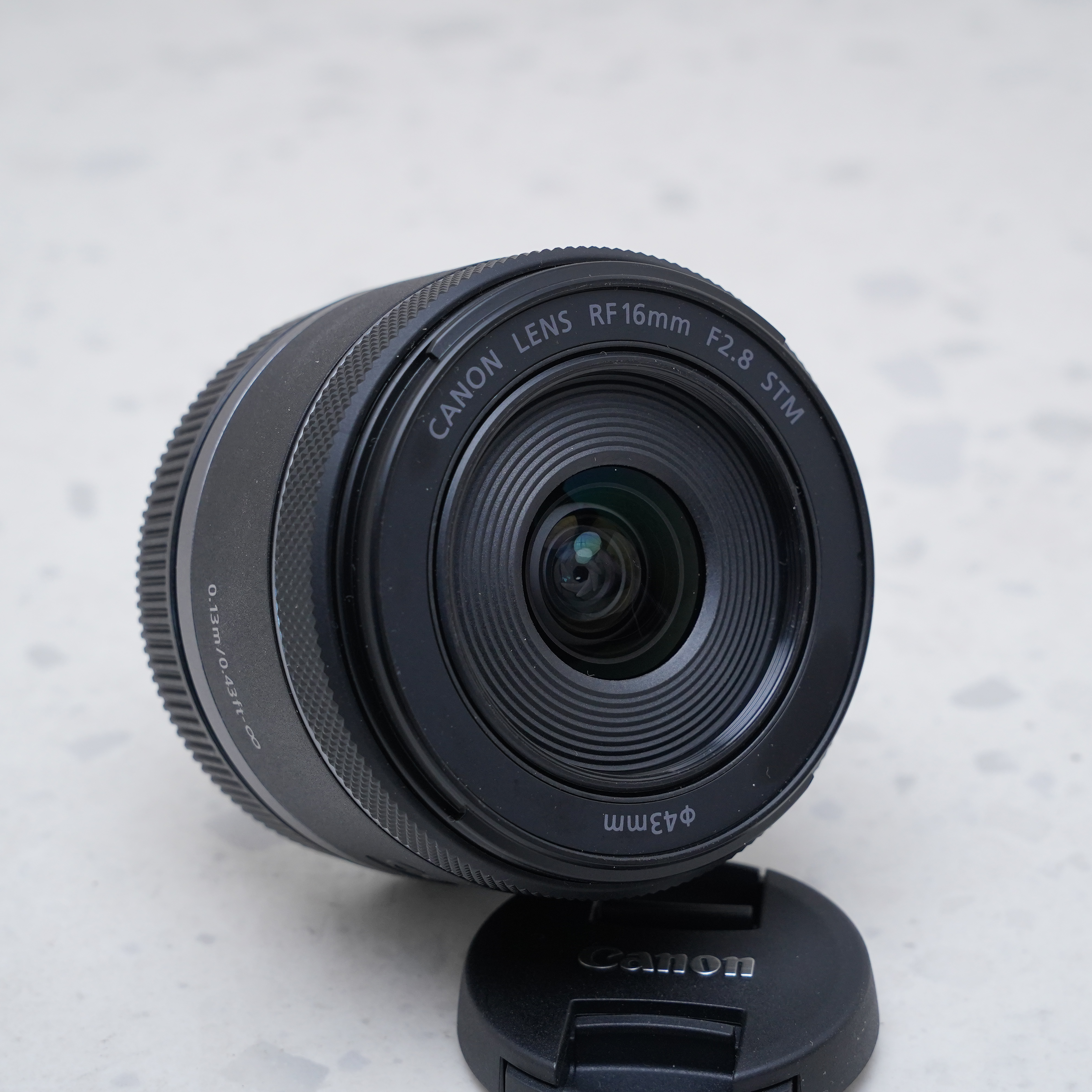 Canon RF 16mm f/2.8 STM - USADO
