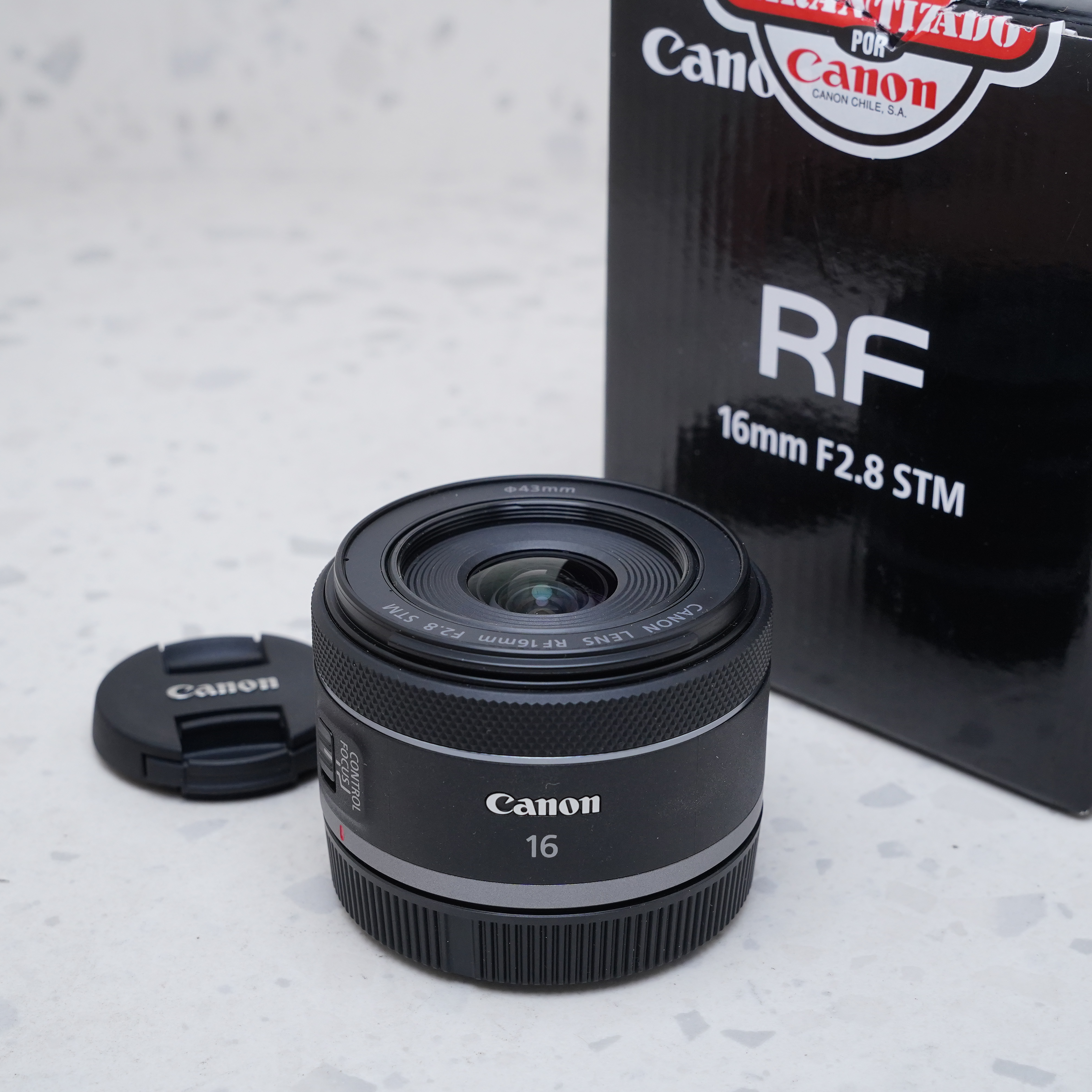 Canon RF 16mm f/2.8 STM - USADO
