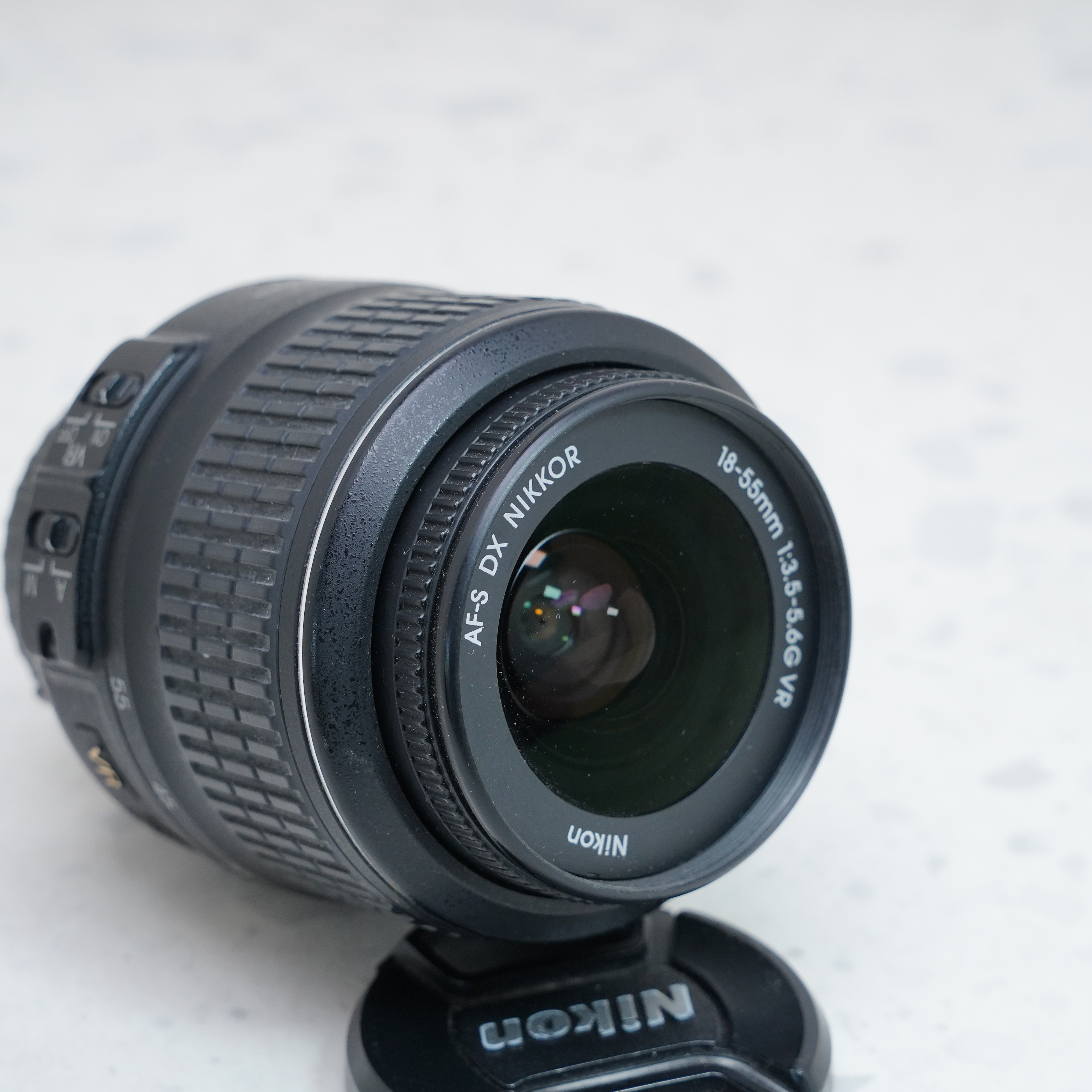 Nikon AF-S DX NIKKOR 18-55mm f/3.5-5.6G VR - USADO