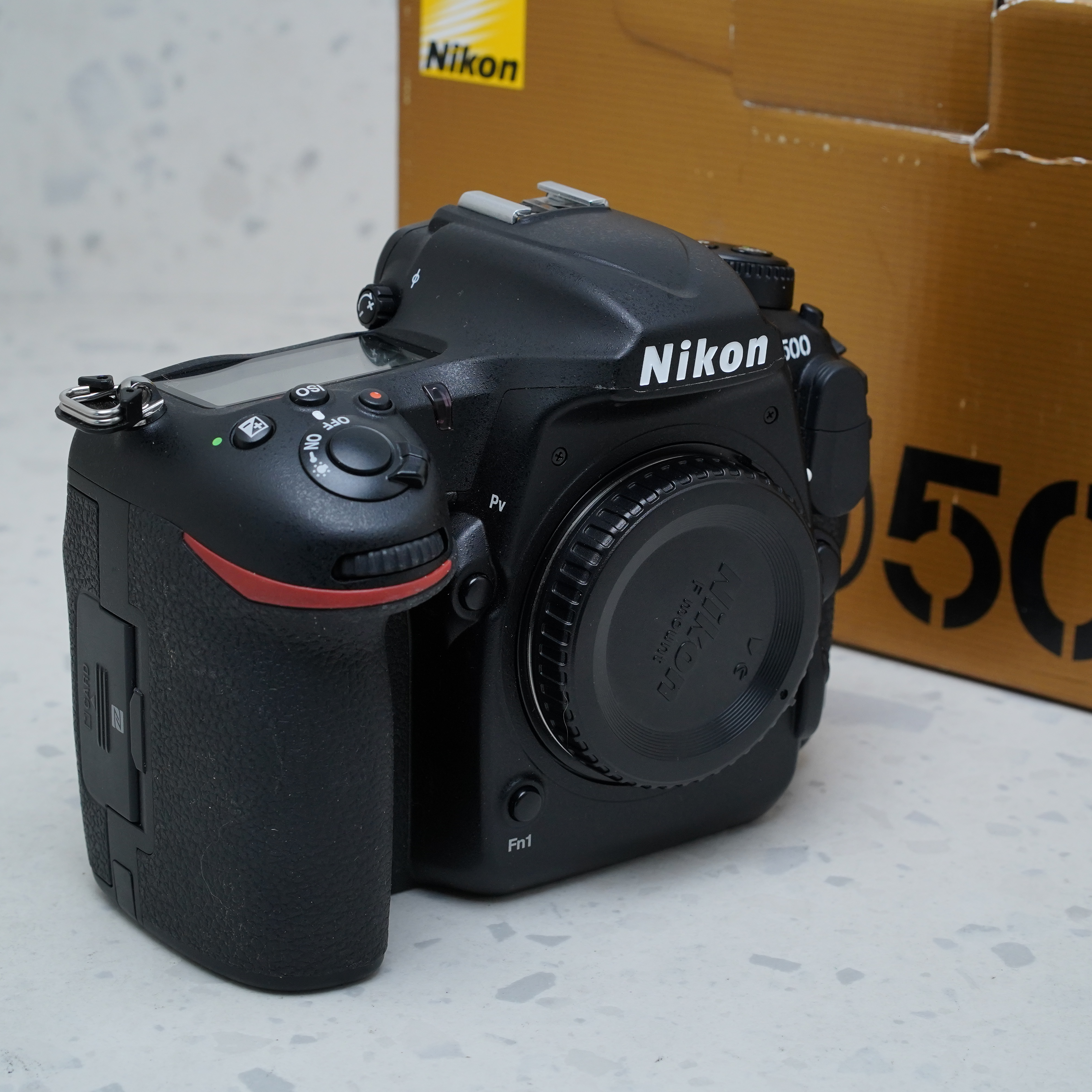 Nikon D500 DSLR - USADO