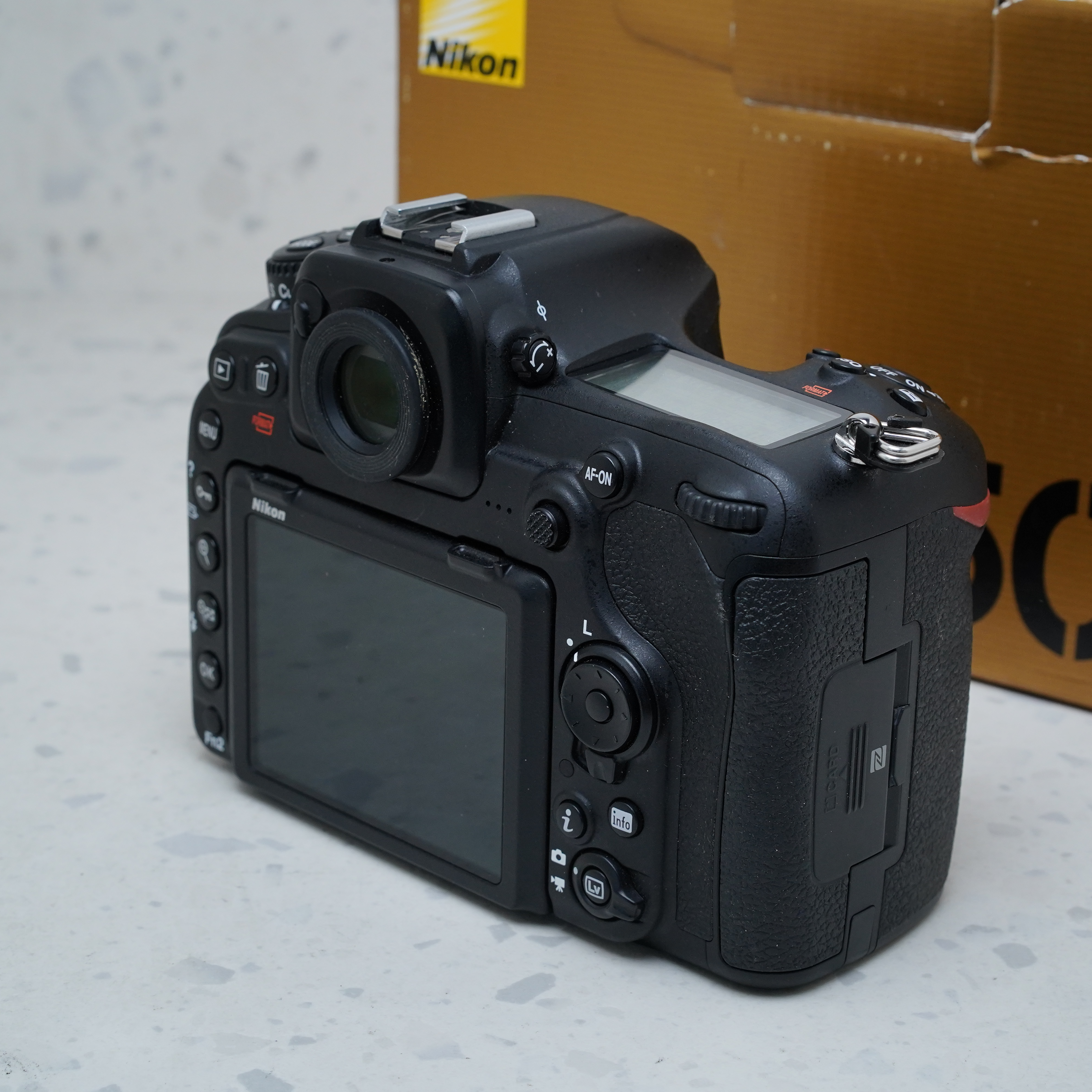 Nikon D500 DSLR - USADO