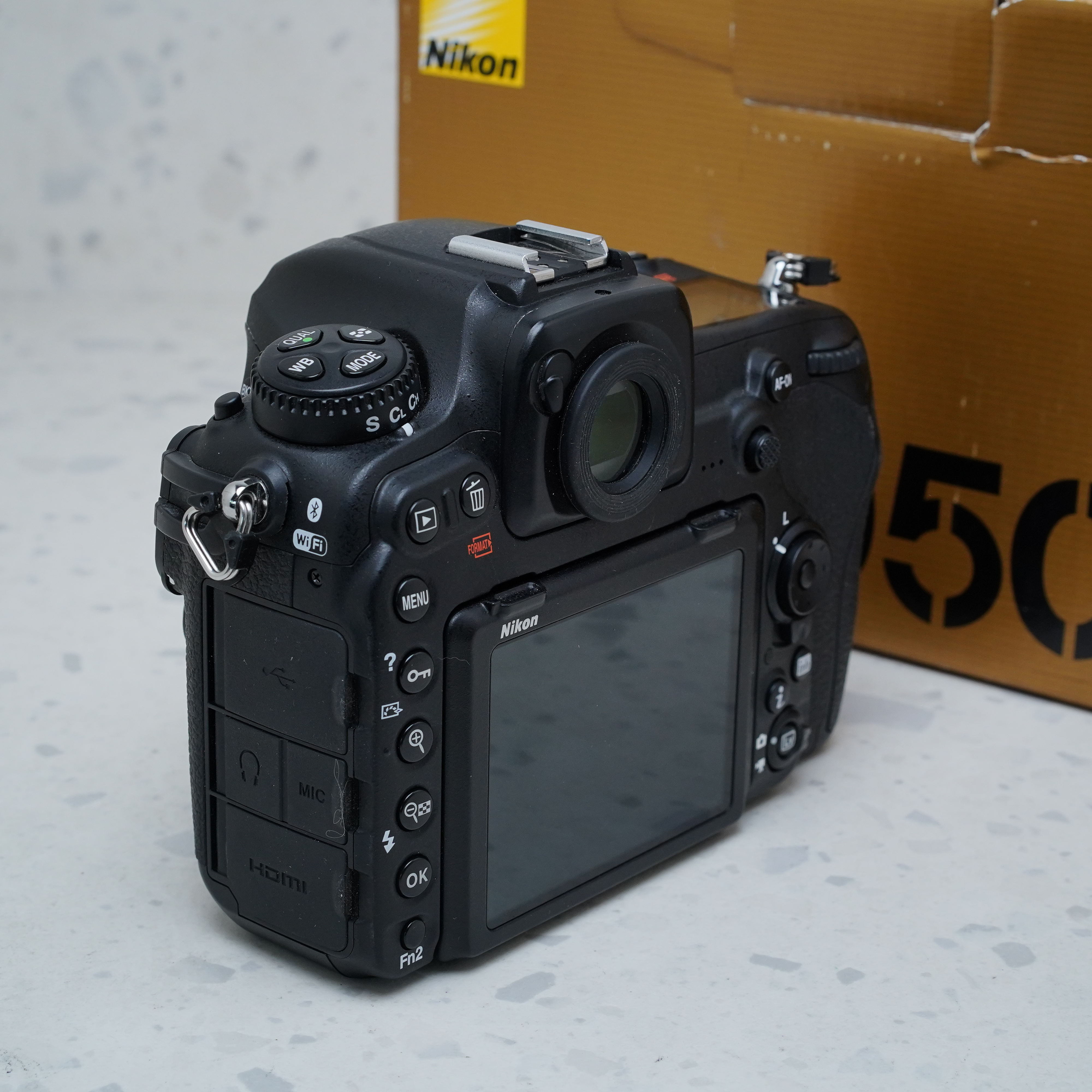 Nikon D500 DSLR - USADO