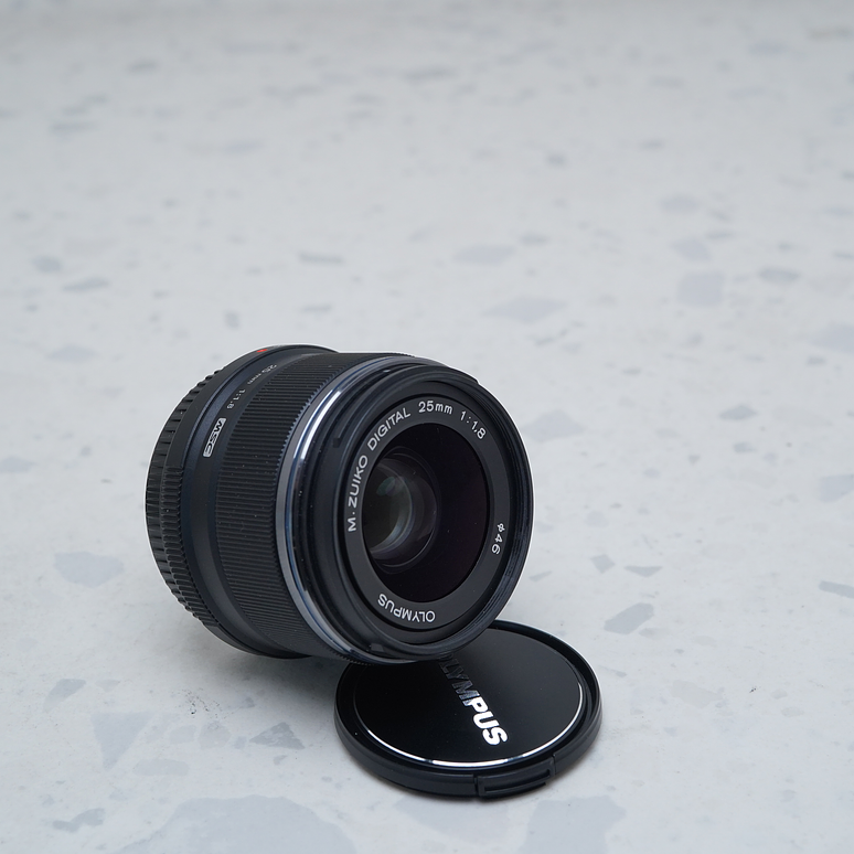 Olympus M.Zuiko Digital 25mm f/1.8 Lente (Negro) - USADO 4