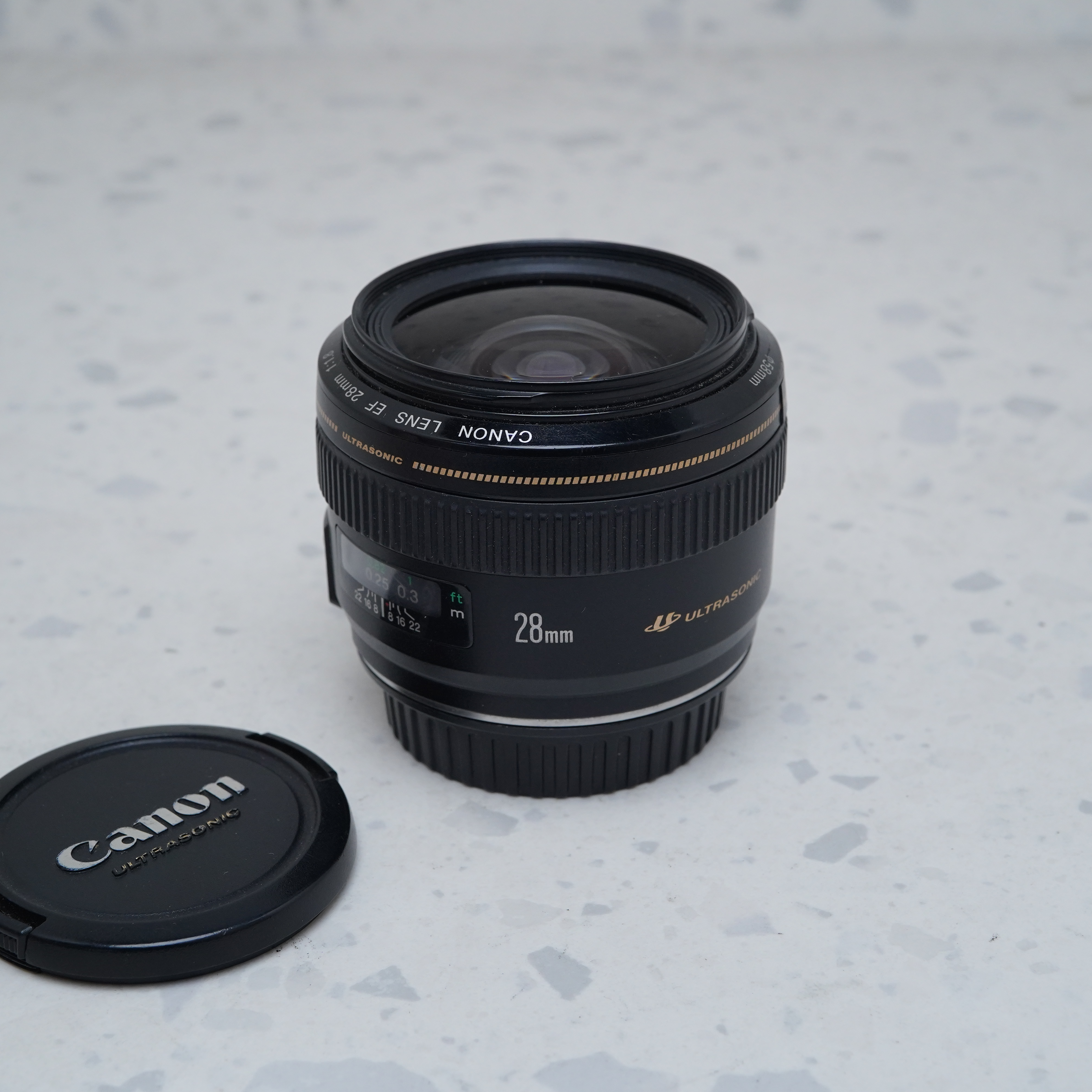 Canon EF 28mm f/1.8 USM - USADO
