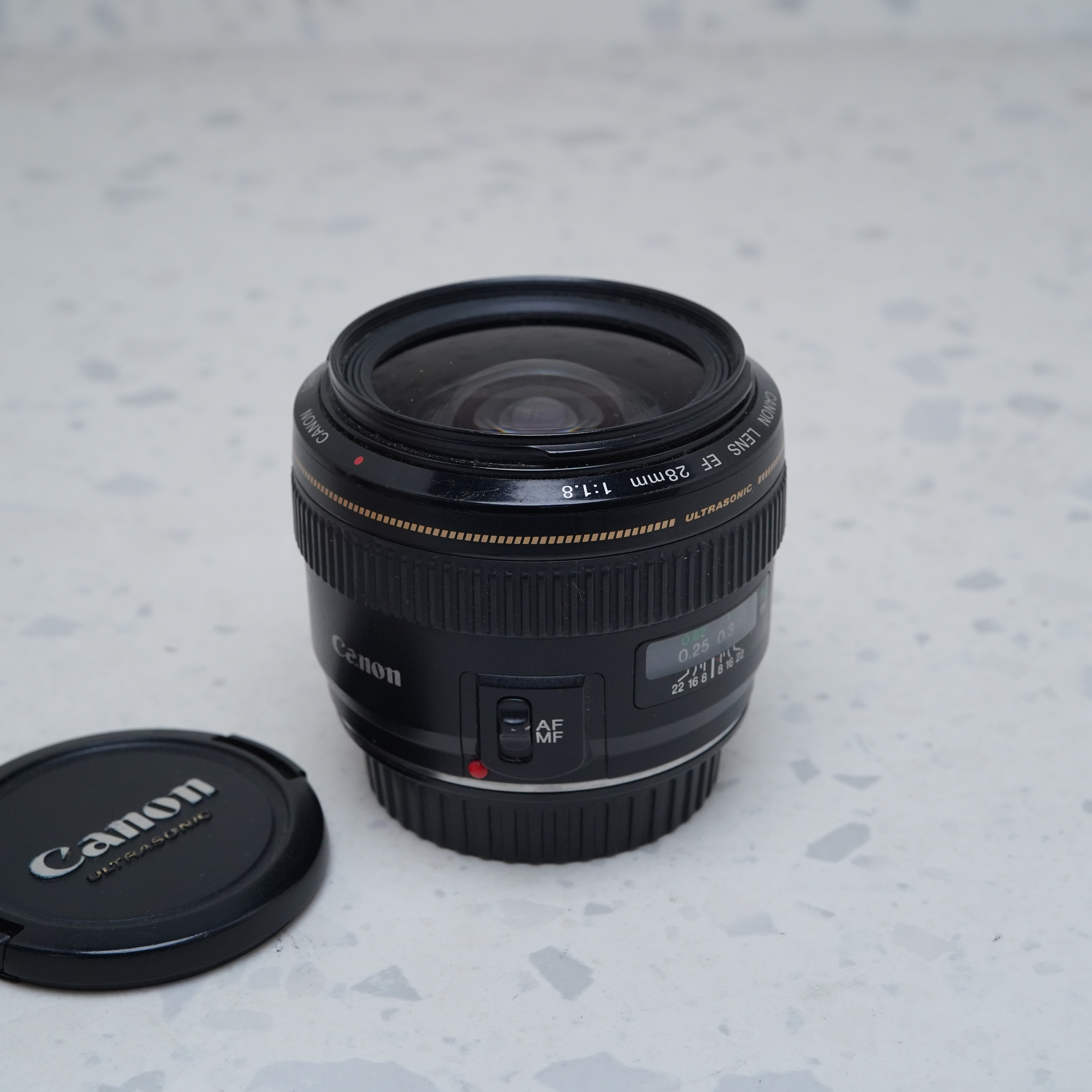 Canon EF 28mm f/1.8 USM - USADO